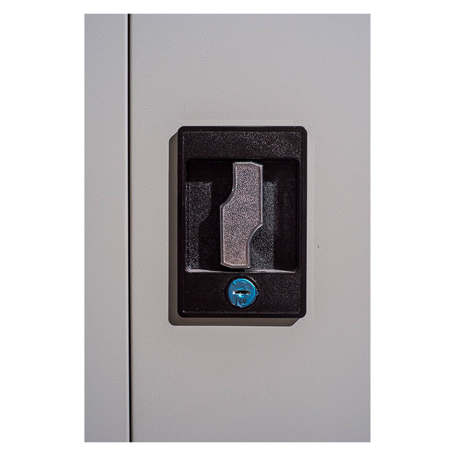 Gabinete Metálico Armable Con Entrepaños Móbiles Y Puertas