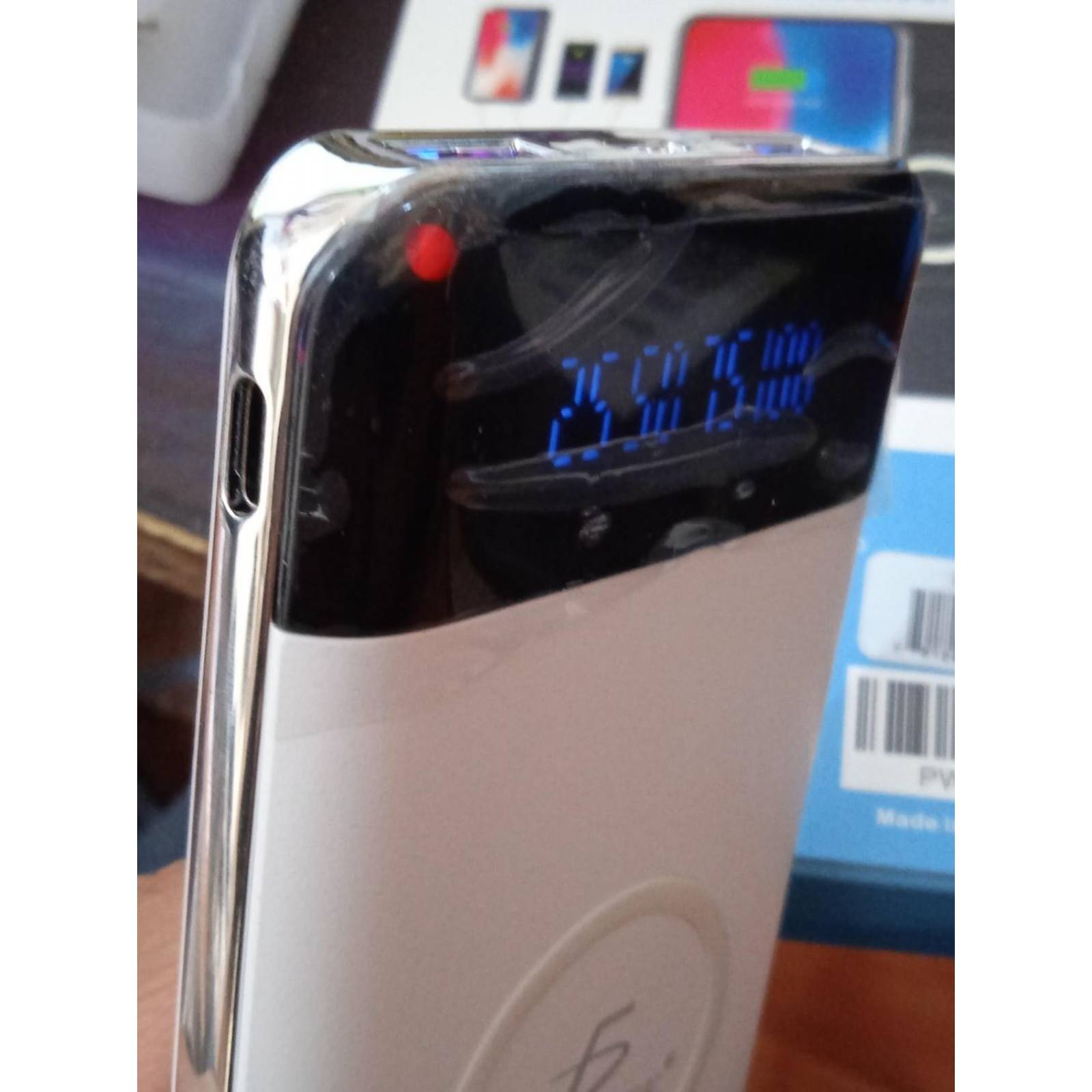 Wireless Power Bank Qi 10000 Mah Negro. Blanco