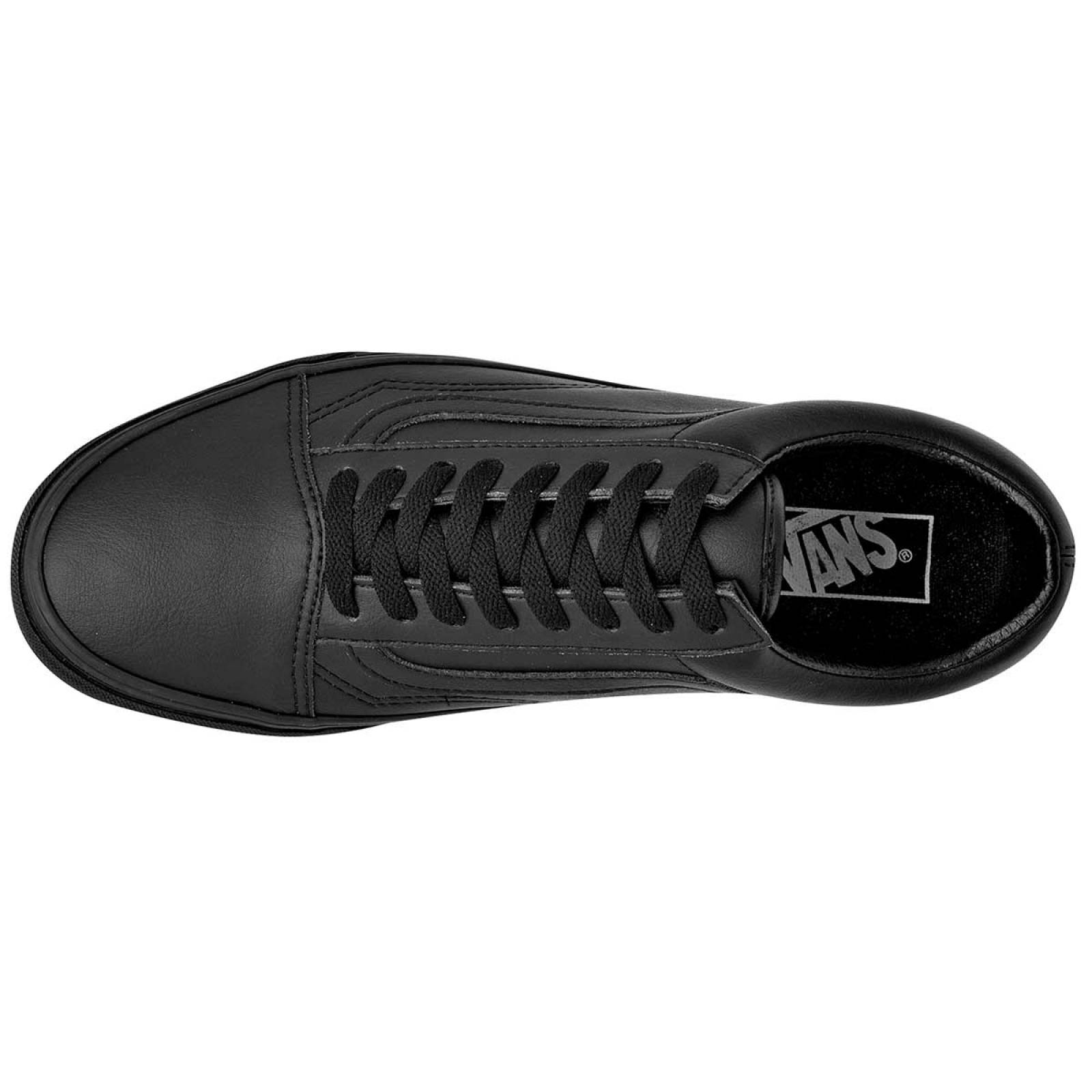 vans de color negro