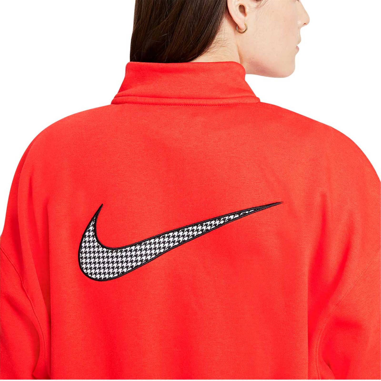 Sueter Mod Dd5031673 Para Mujer Nike Color Rojo