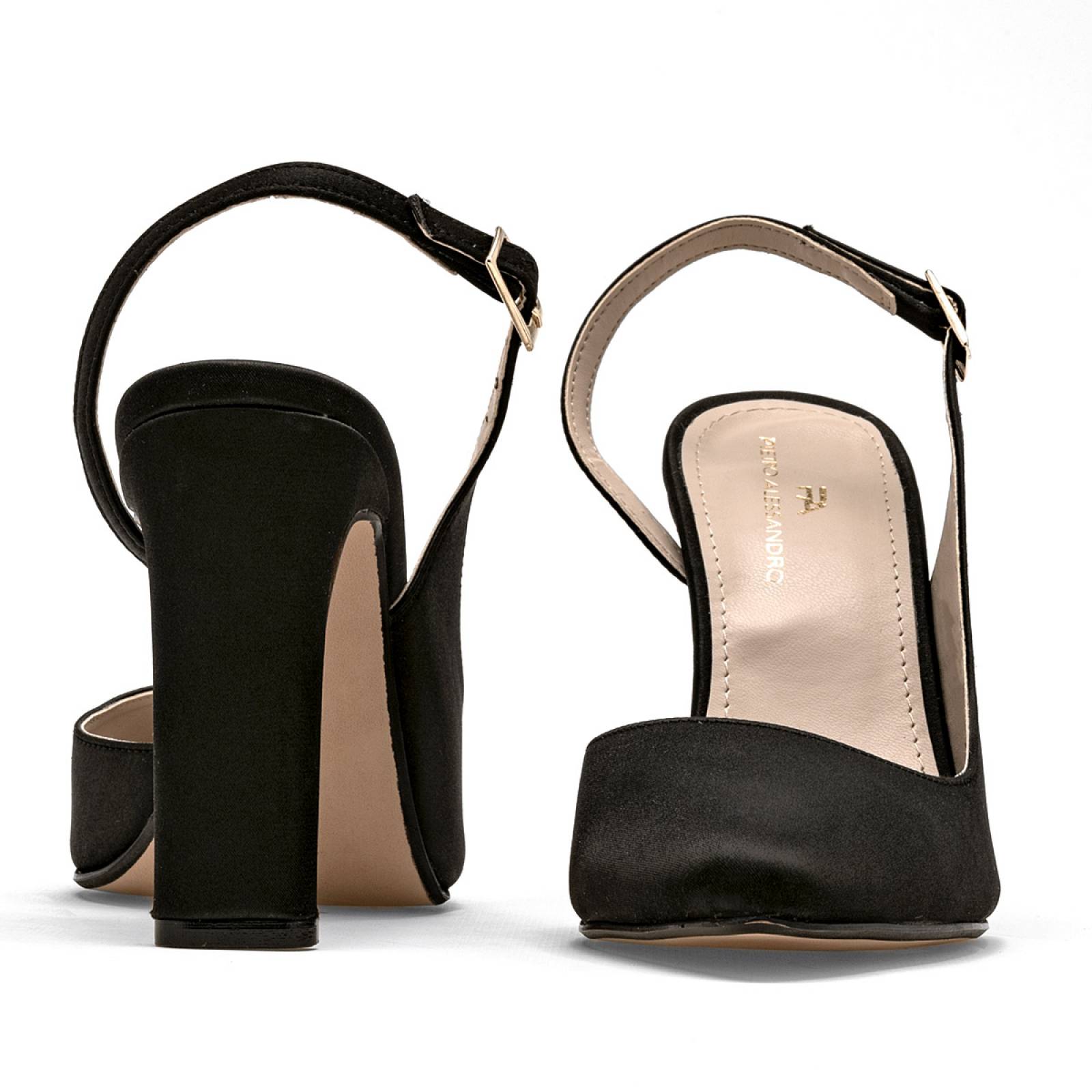 Zapatilla Mod 2105 Para Mujer Pietro alessandro Color Negro