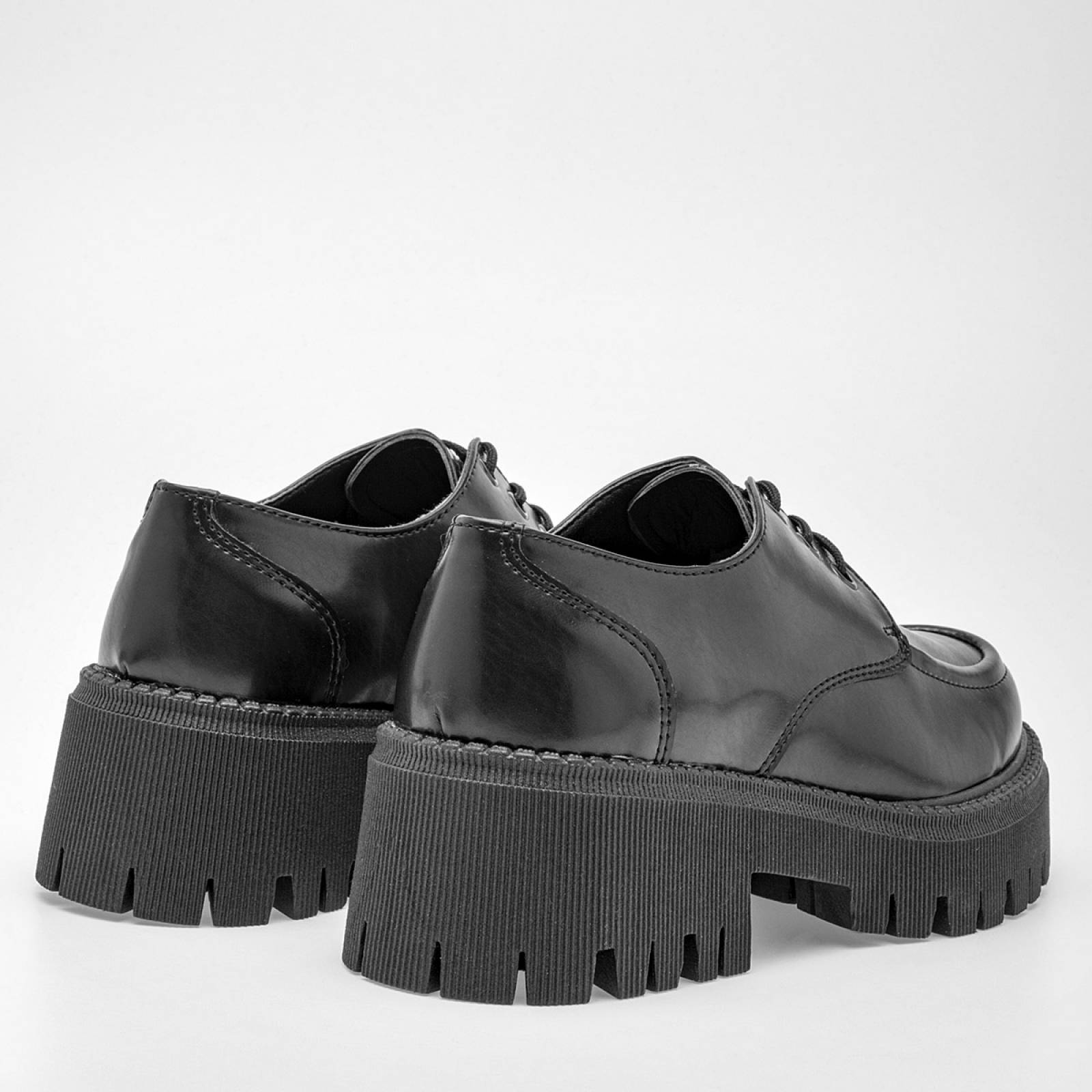 Zapato casual Mod 548 Para Mujer Valeria star Color Negro