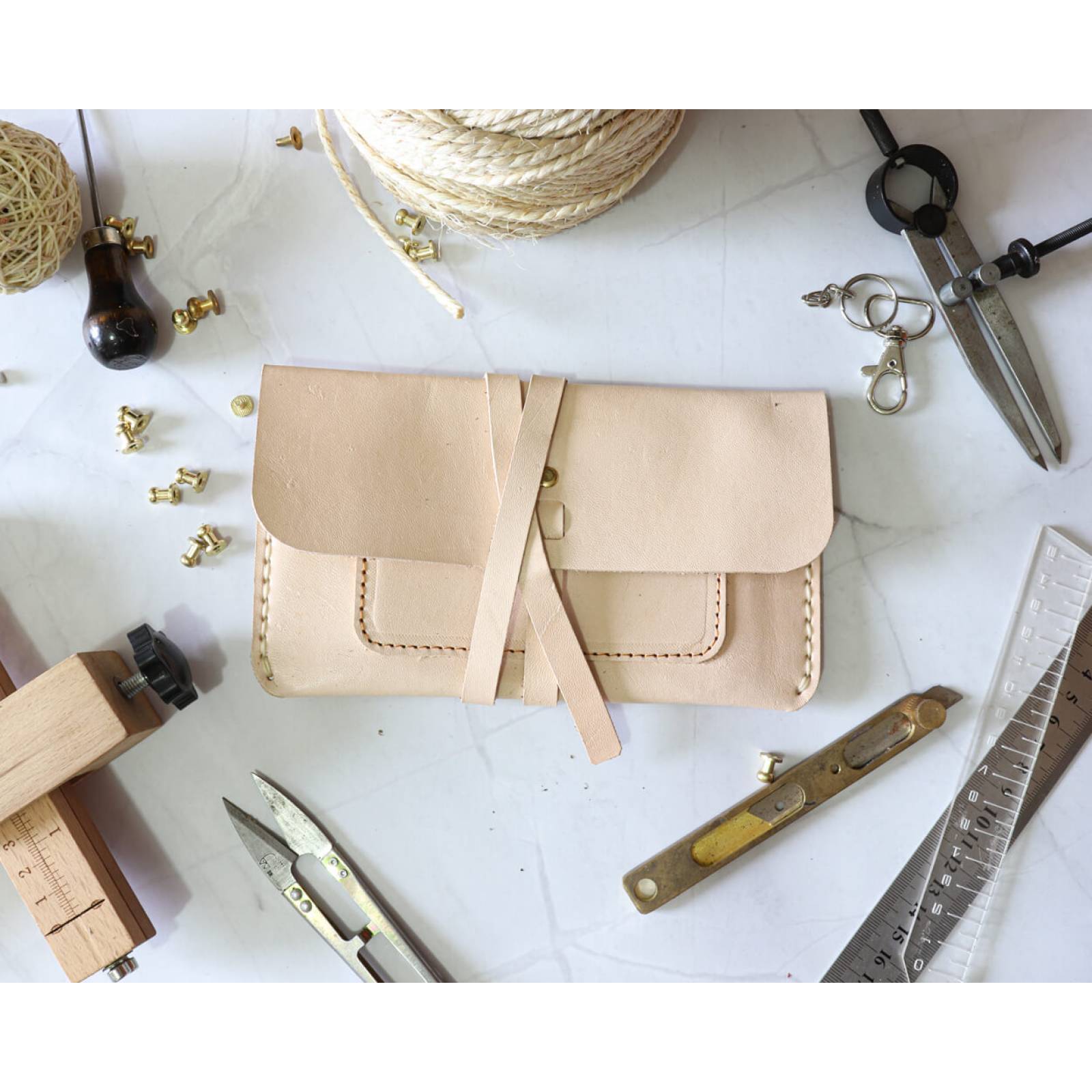 Cartera con tira larga Natural