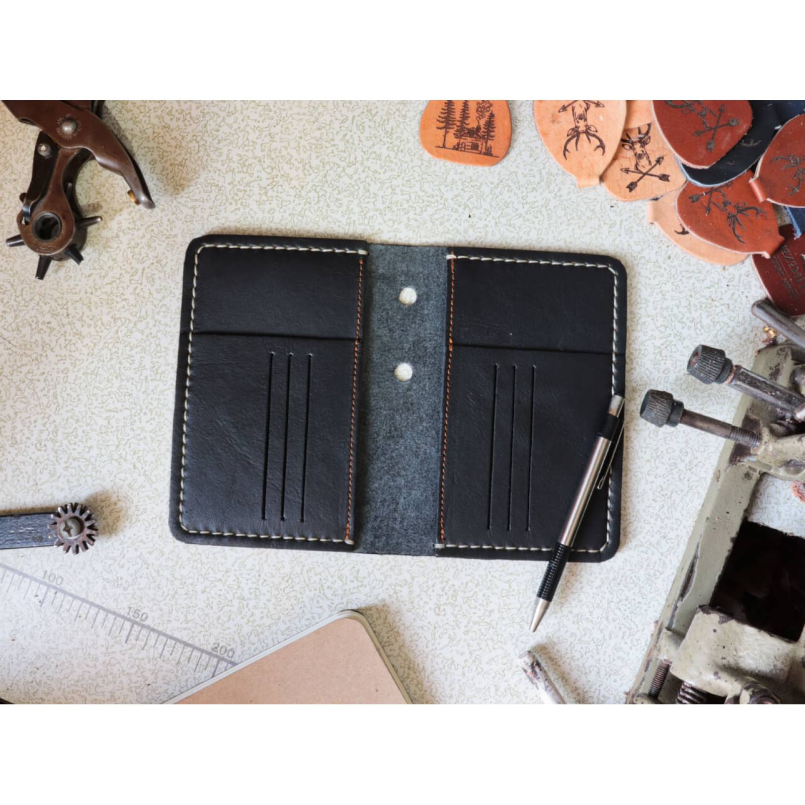 Porta documentos color negro