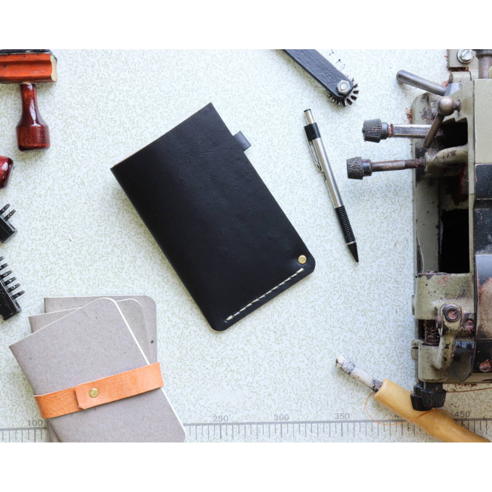 Porta Libretas Sencilla  Color Negro