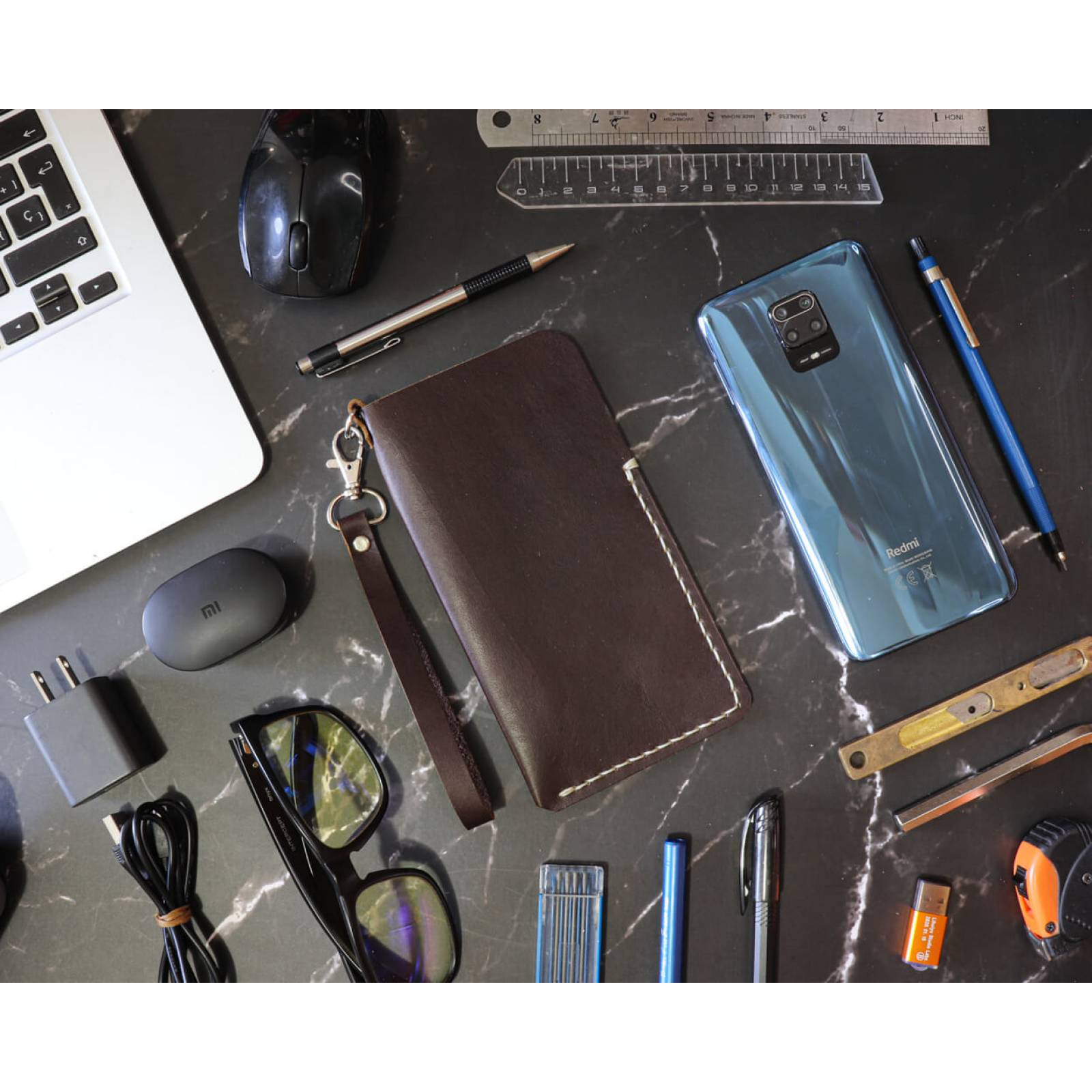 Funda para celular a medida café oscuro