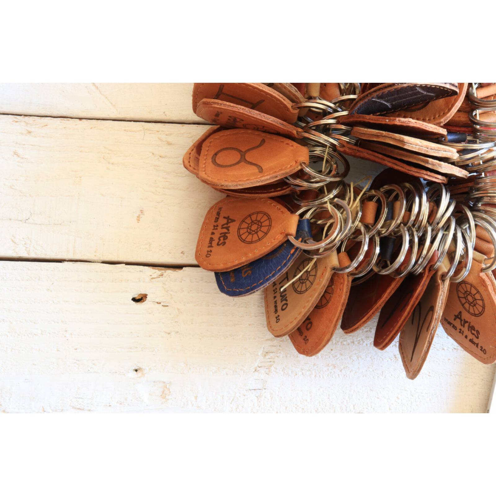 Llaveros con signo del zodiaco - Varios colores