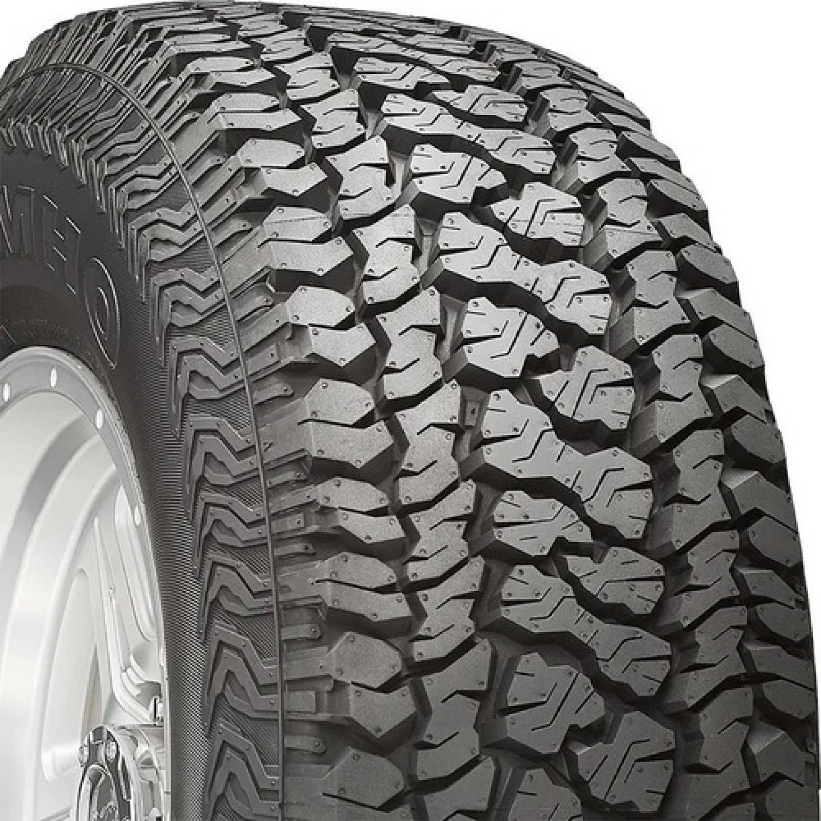 Llanta Kumho 235 75 R15 Road Venture At51 