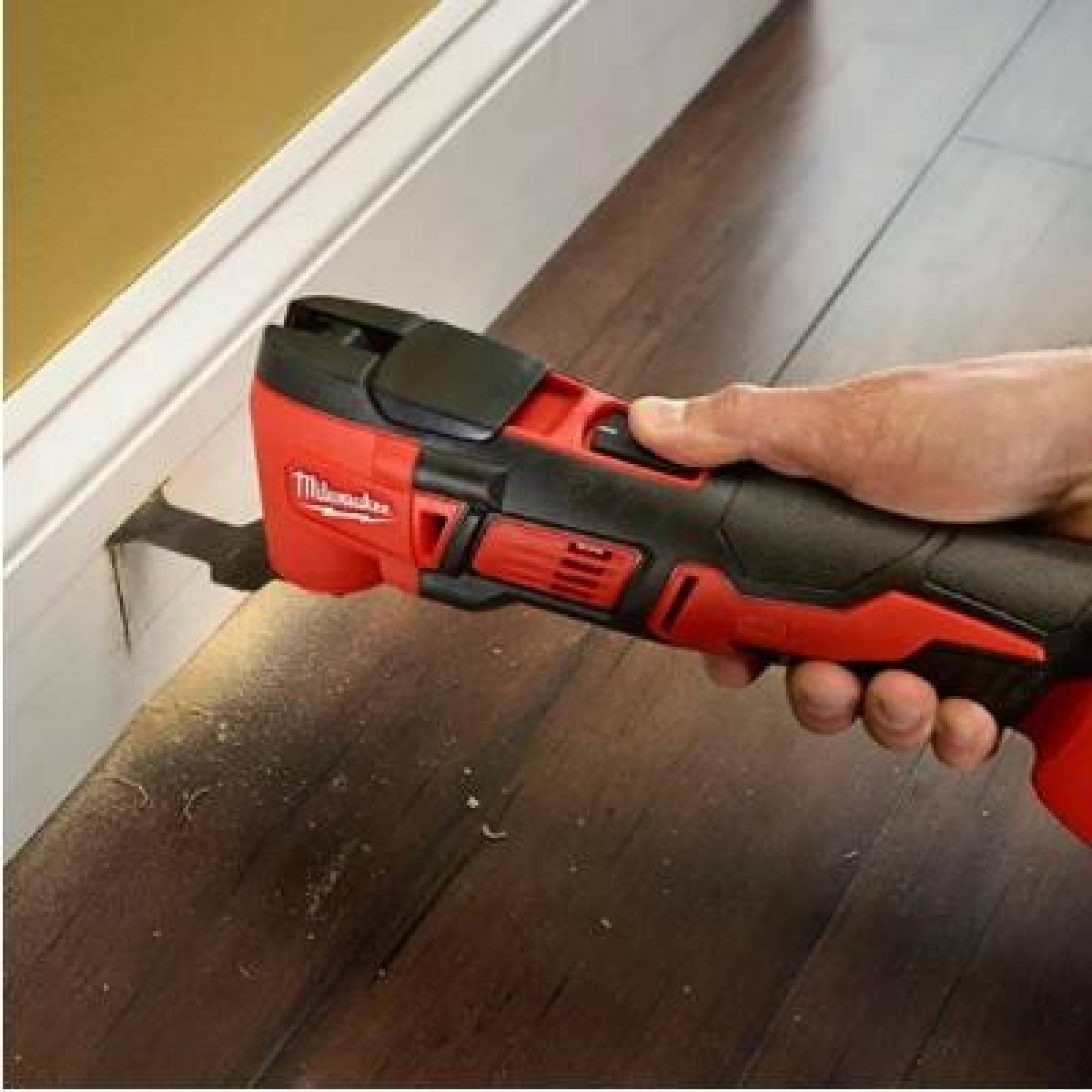 MILWAUKEE 2626-22 Kit de multiherramienta inalámbrica M18 con batería de IONES DE LITIO 