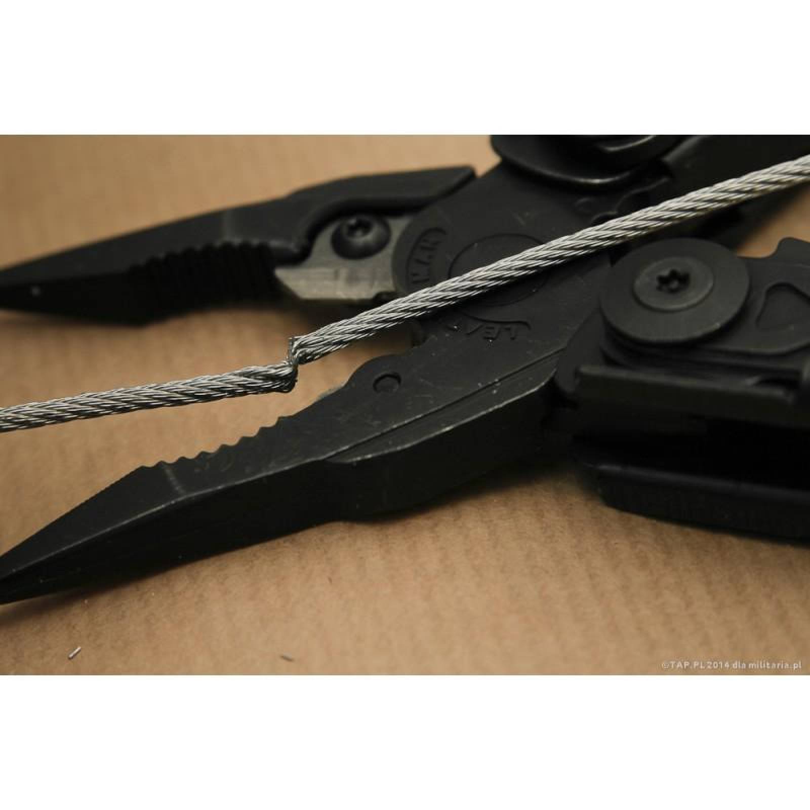 LEATHERMAN LEA-005-032 Multiherramienta SURGE negra 