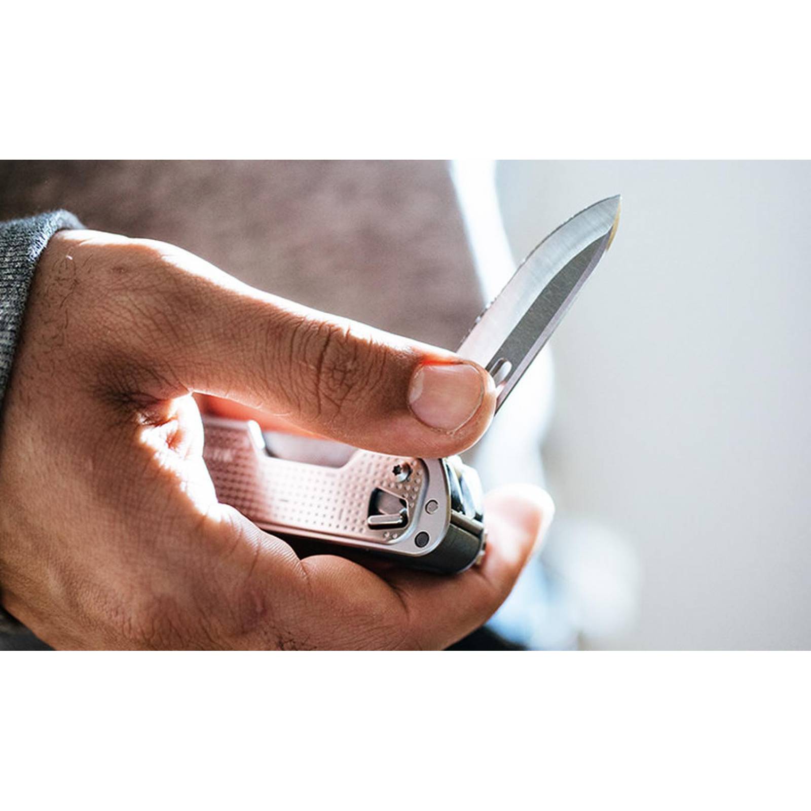 LEATHERMAN LEA-005-071 MULTIHERRAMIENTA FREE T4 LEATHERMAN