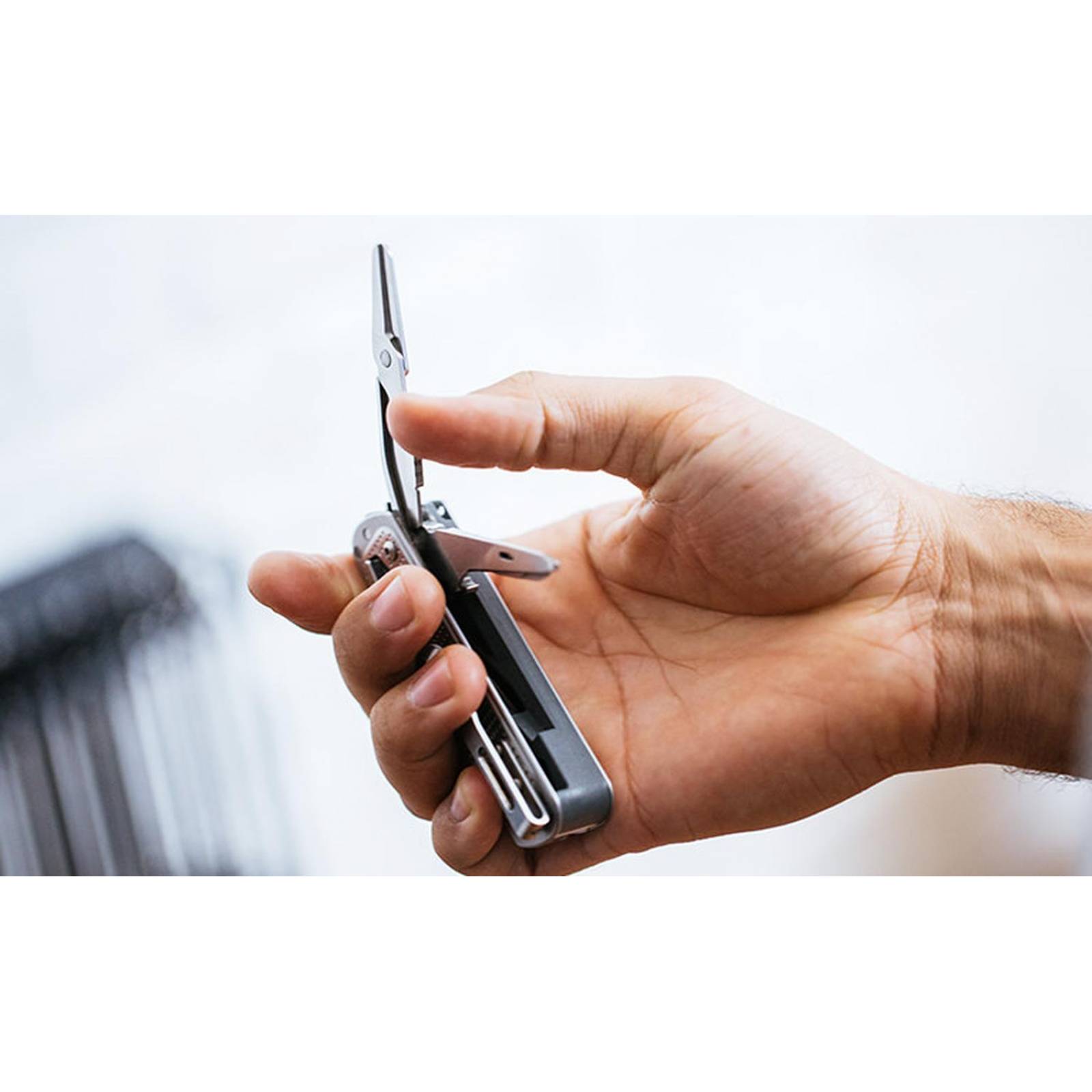 LEATHERMAN LEA-005-071 MULTIHERRAMIENTA FREE T4 LEATHERMAN