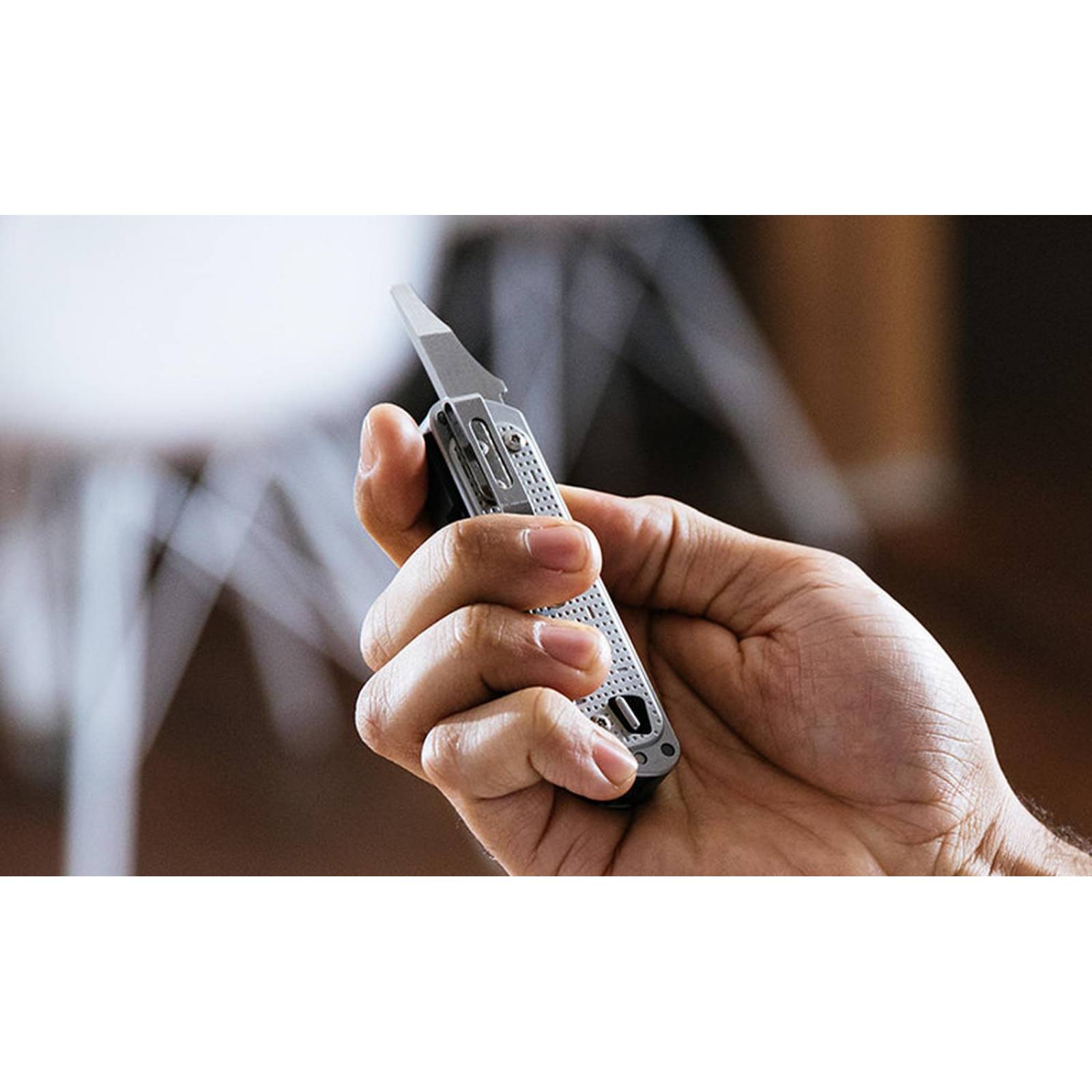 LEATHERMAN LEA-005-071 MULTIHERRAMIENTA FREE T4 LEATHERMAN