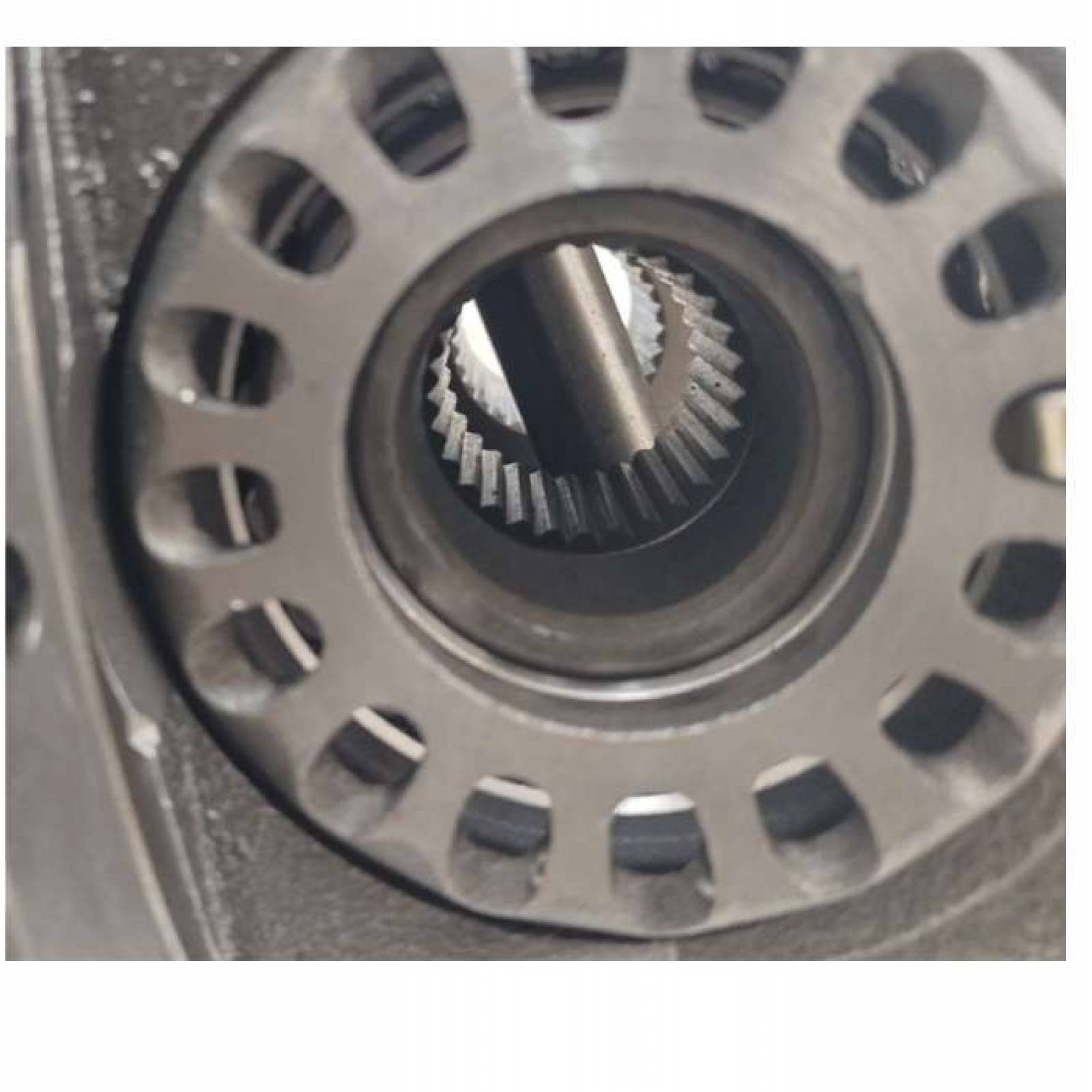 DIFERENCIAL CON CORONA Y PIÑONCOMPLETO NUEVO Y SOPORTE CARDÀN TOYOTA HIACE 2.7L 04-17 MARCA KISHIO