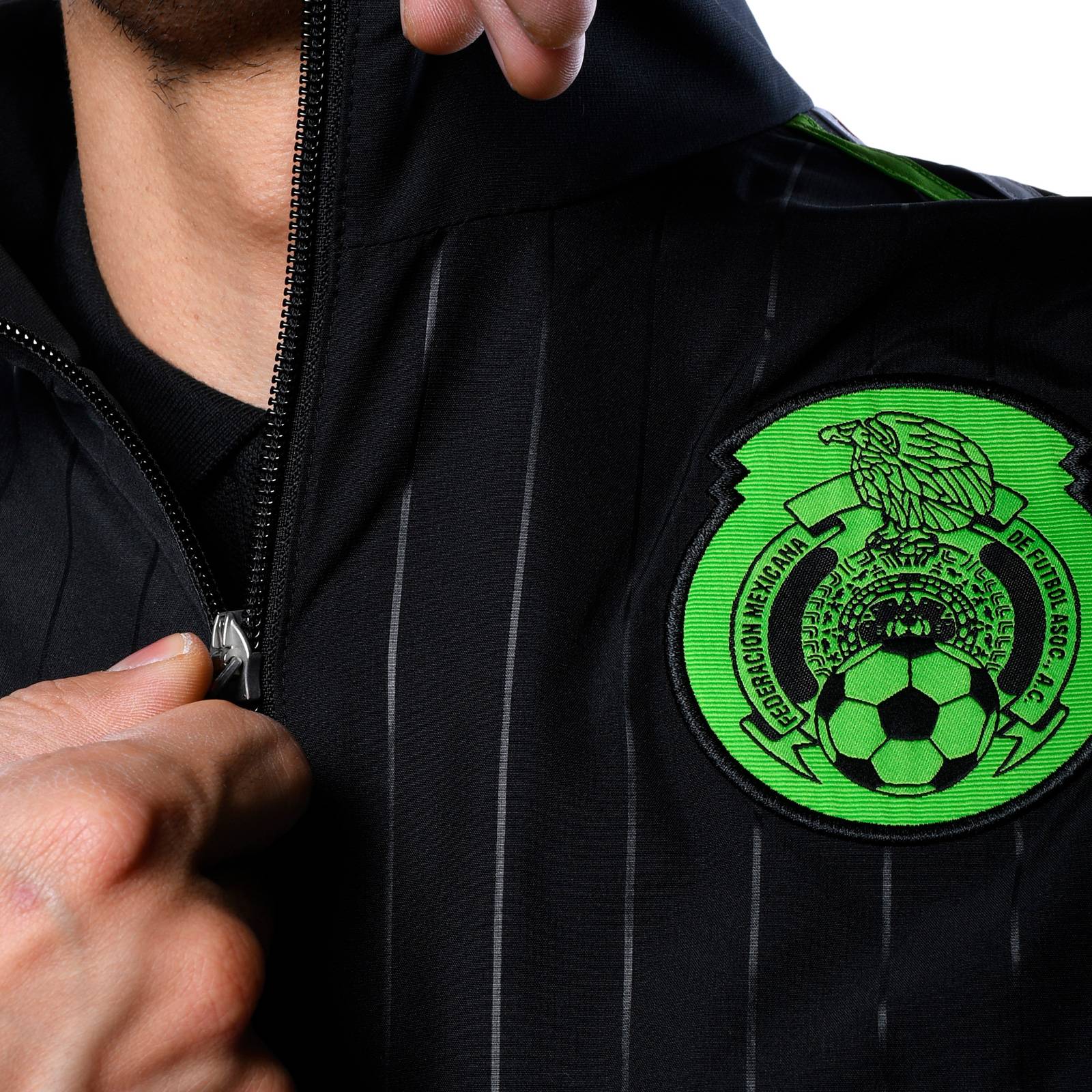 Conjunto Hombre Adidas Negro Mexico S19192