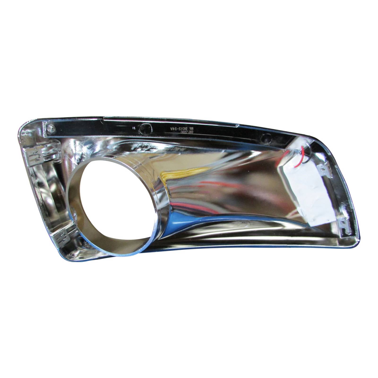 BISEL DE DEFENSA PARA KENWORTH T660 CON LUZ LED BLANCA CROMADO IZQUIERDO