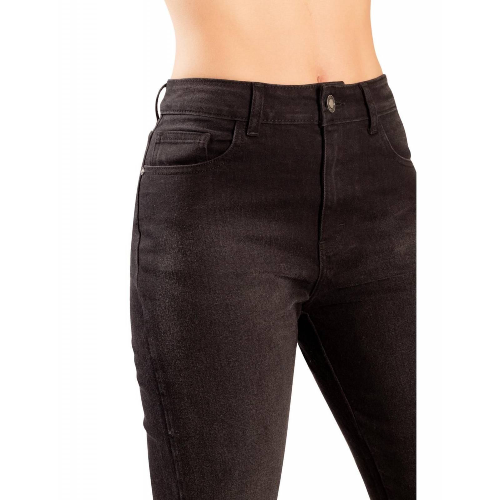 Pantalon recto jeanswest negro tiro alto con stretch 9493 
