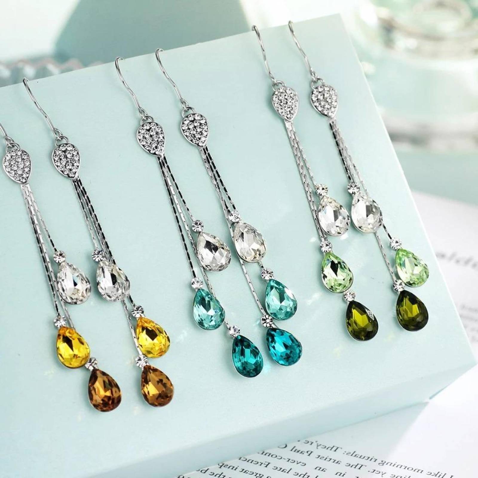 CRISTAL AMOR - Aretes Largos Gota De Cristales Oro 18k Laminado Champagne