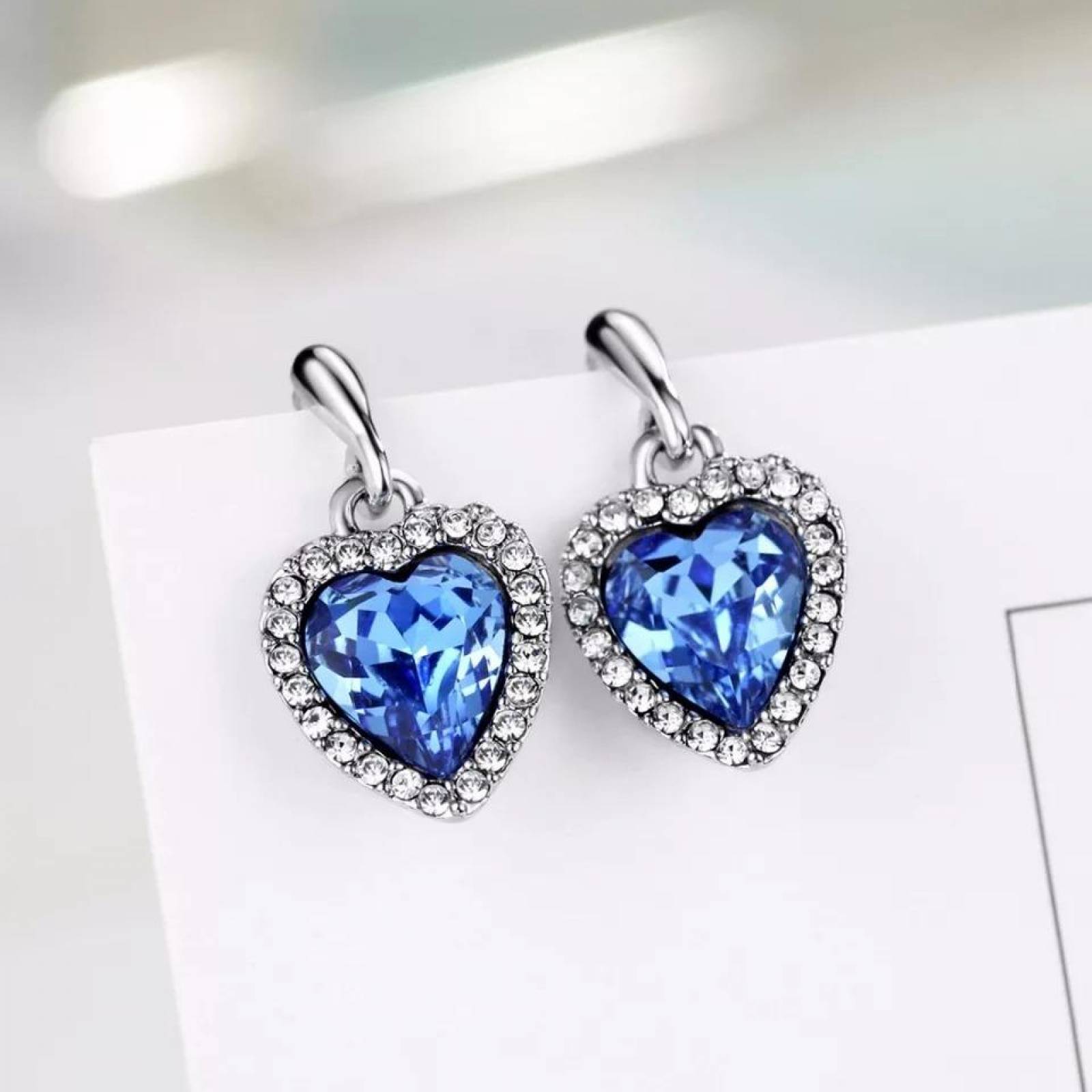 CRISTAL AMOR - Aretes Corazon Cristales Azul Oro Blanco 14k Laminado