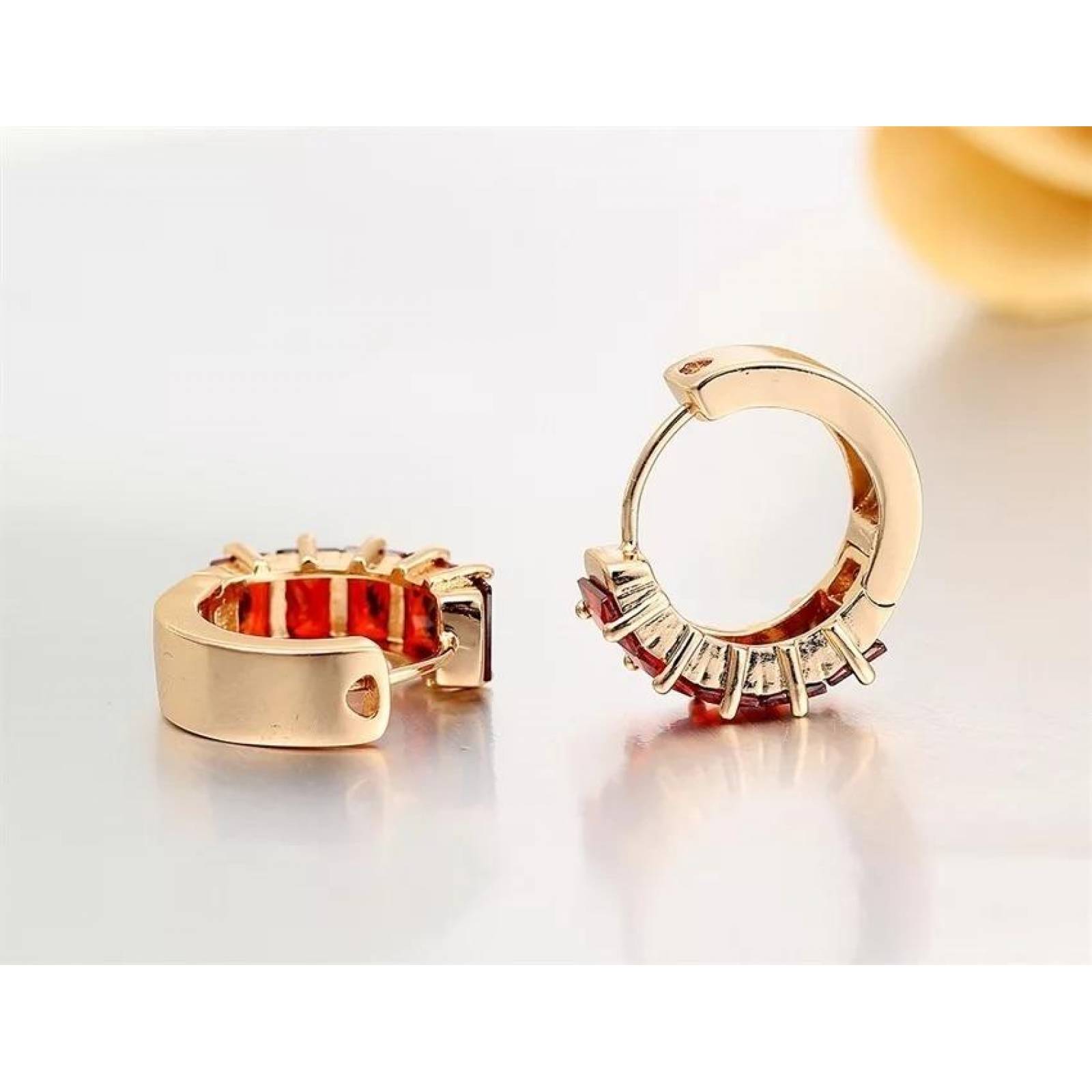 CRISTAL AMOR - Aretes Arracadas Cristal Rubo O Zafiro Oro 14k Laminado Rubí