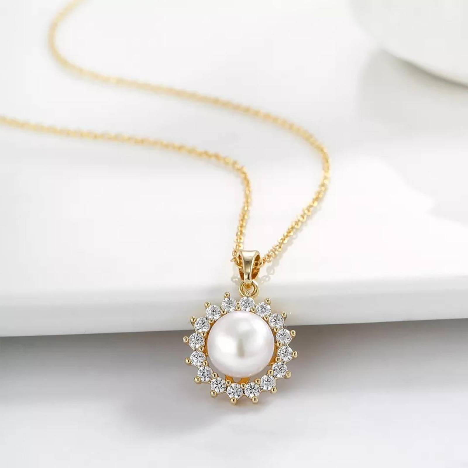 CRISTAL AMOR - Collar Y Aretes Flor Perlas Rio Cristal Oro 14k Laminado 