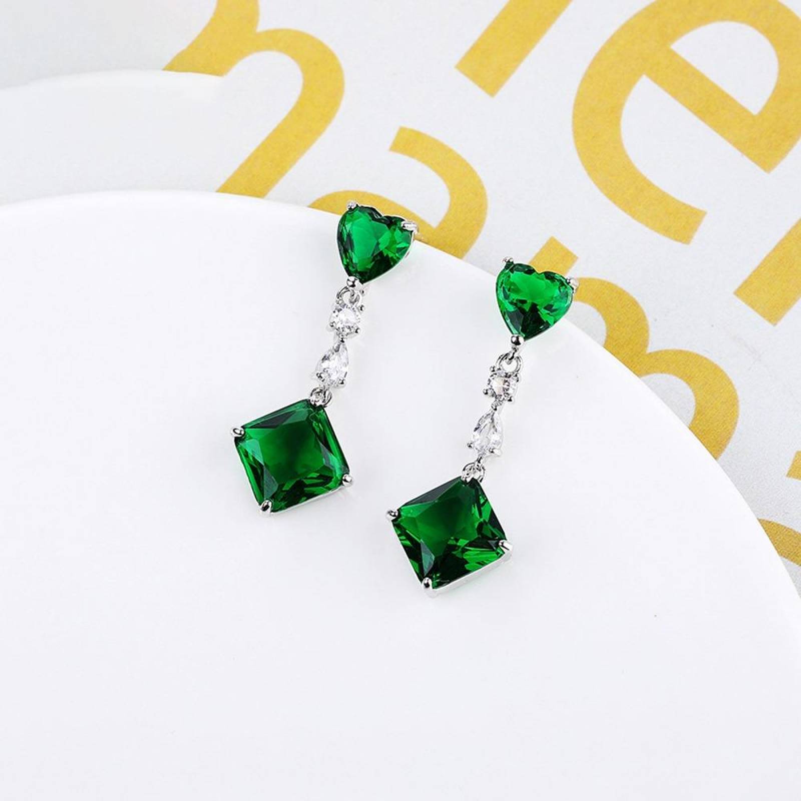 CRISTAL AMOR - Aretes Largos Corazon Cristal Dama Oro 14k Laminado Verde