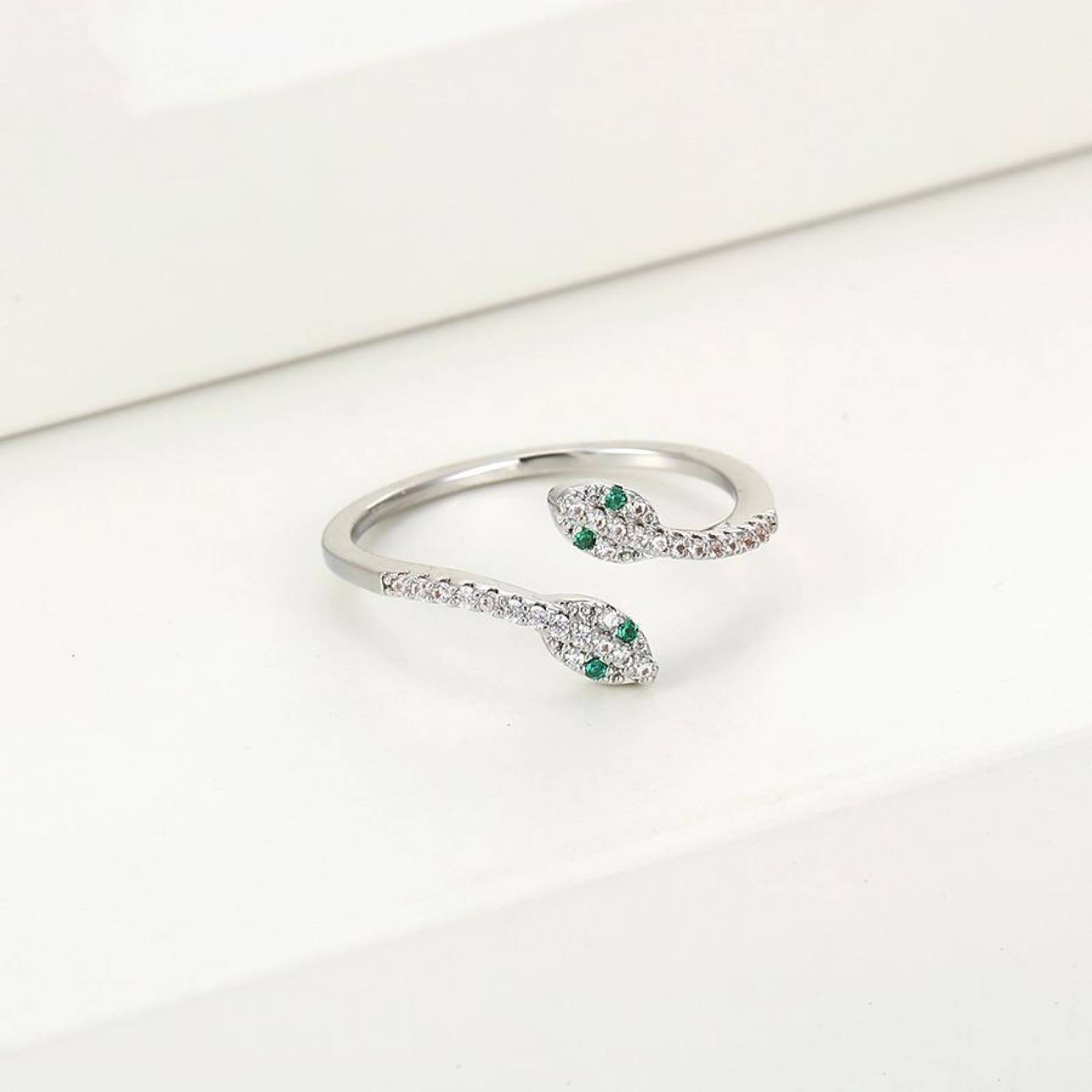 CRISTAL AMOR - Anillo Serpiente Esmeraldas Y Cristales Oro 14k Laminado Ajustable Blanco
