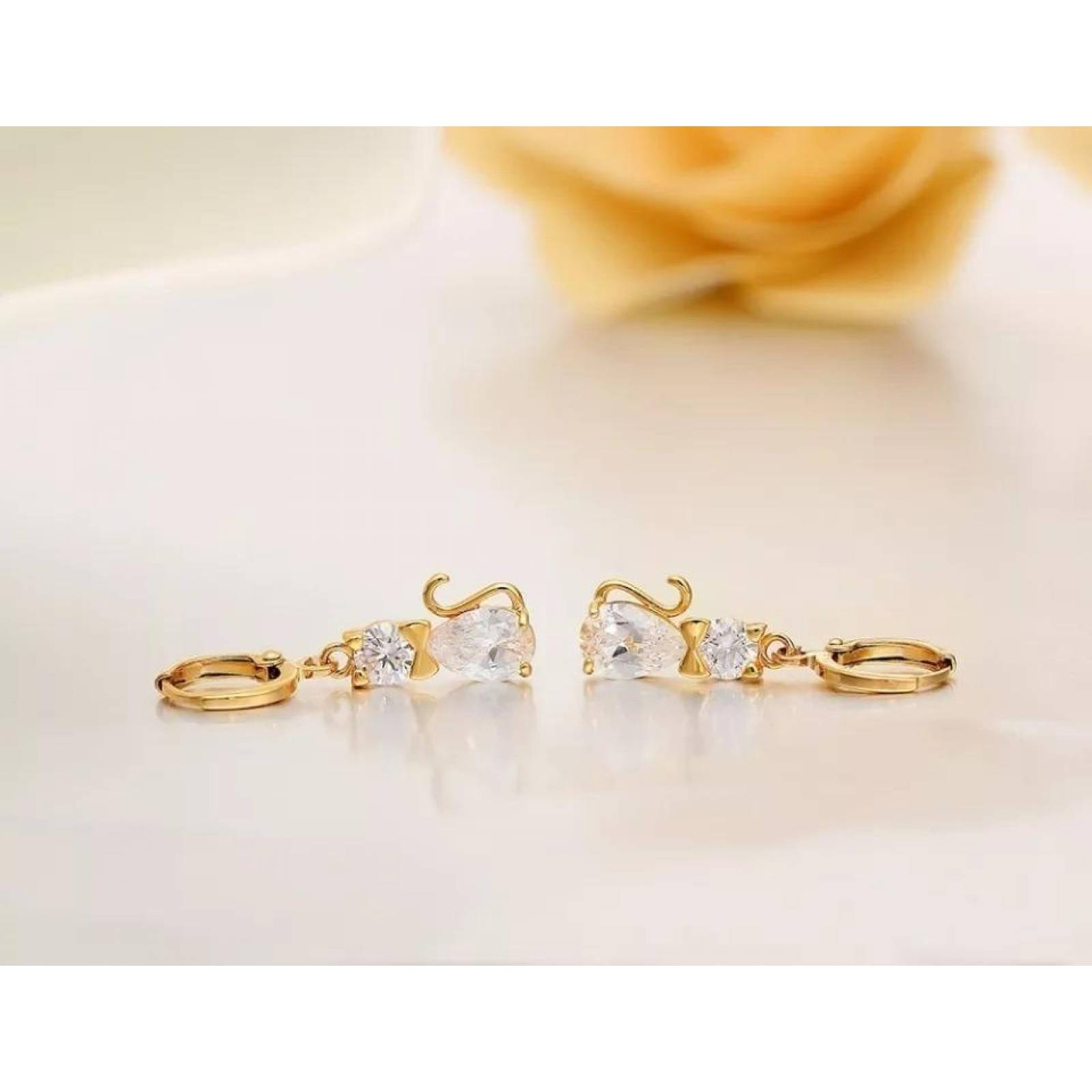 CRISTAL AMOR - Aretes Gato Cristal Cristal Oro 14k Laminado 