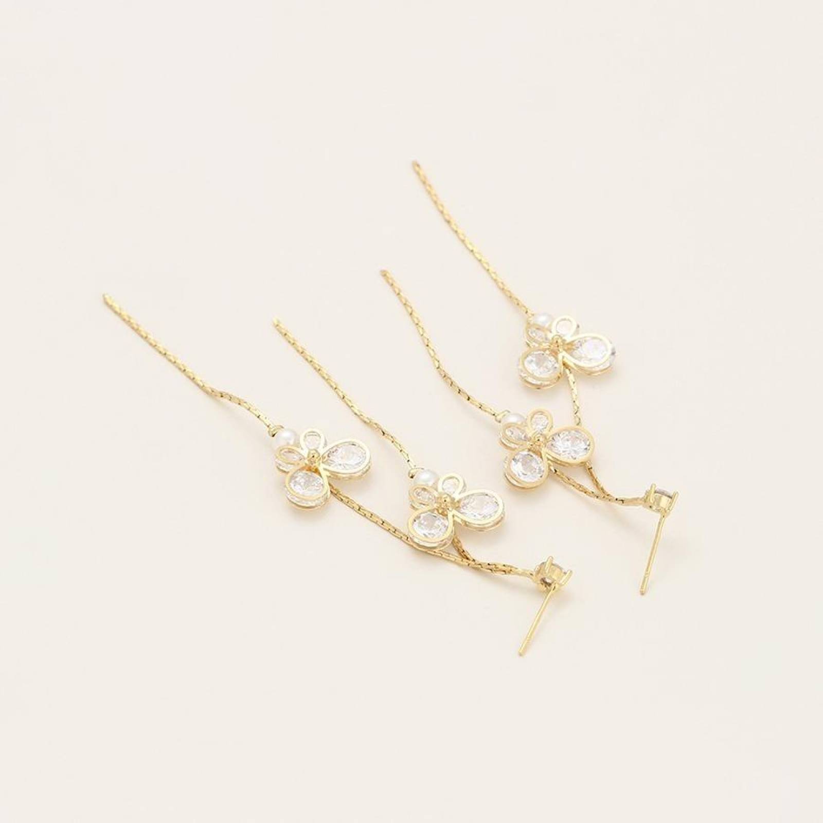 CRISTAL AMOR - Aretes Largos Mariposas Con Cristales Oro 14k Laminado Blanco
