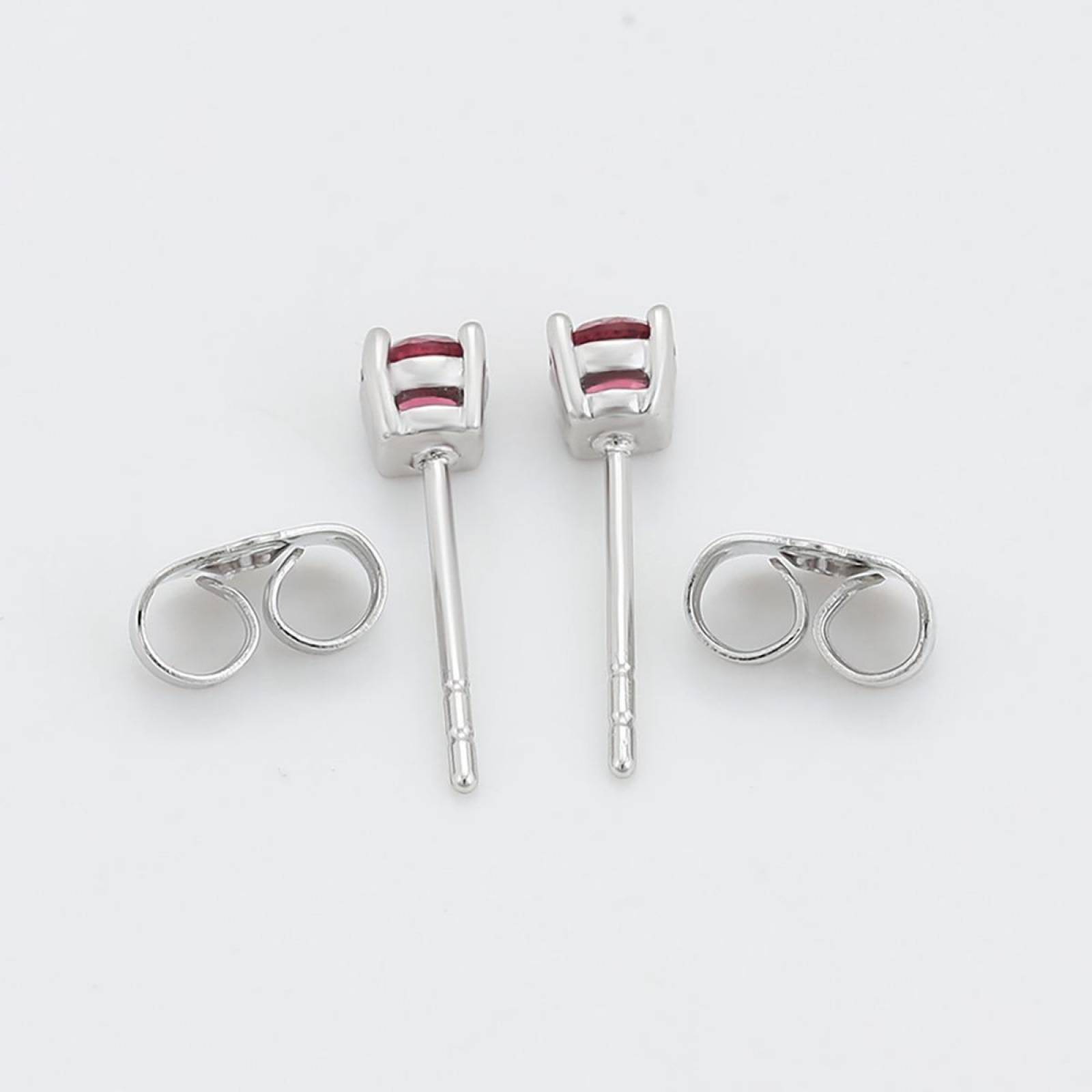 CRISTAL AMOR - Aretes Broquel Rubí Uñas Clásicos Oro 14k Laminado