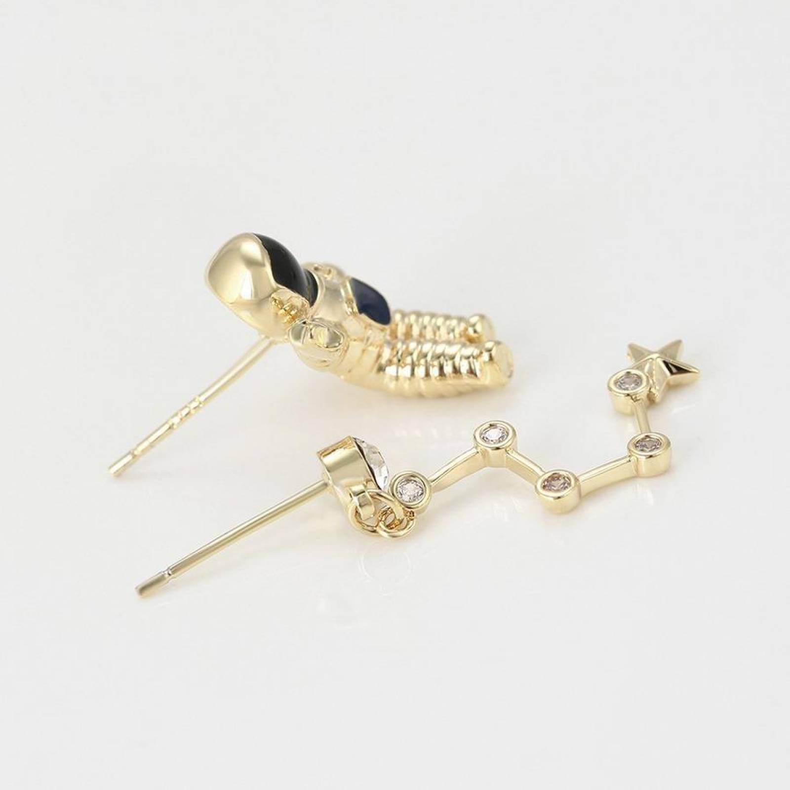 CRISTAL AMOR - Aretes Astronauta Estrellas Cristal Oro 14k Laminado 