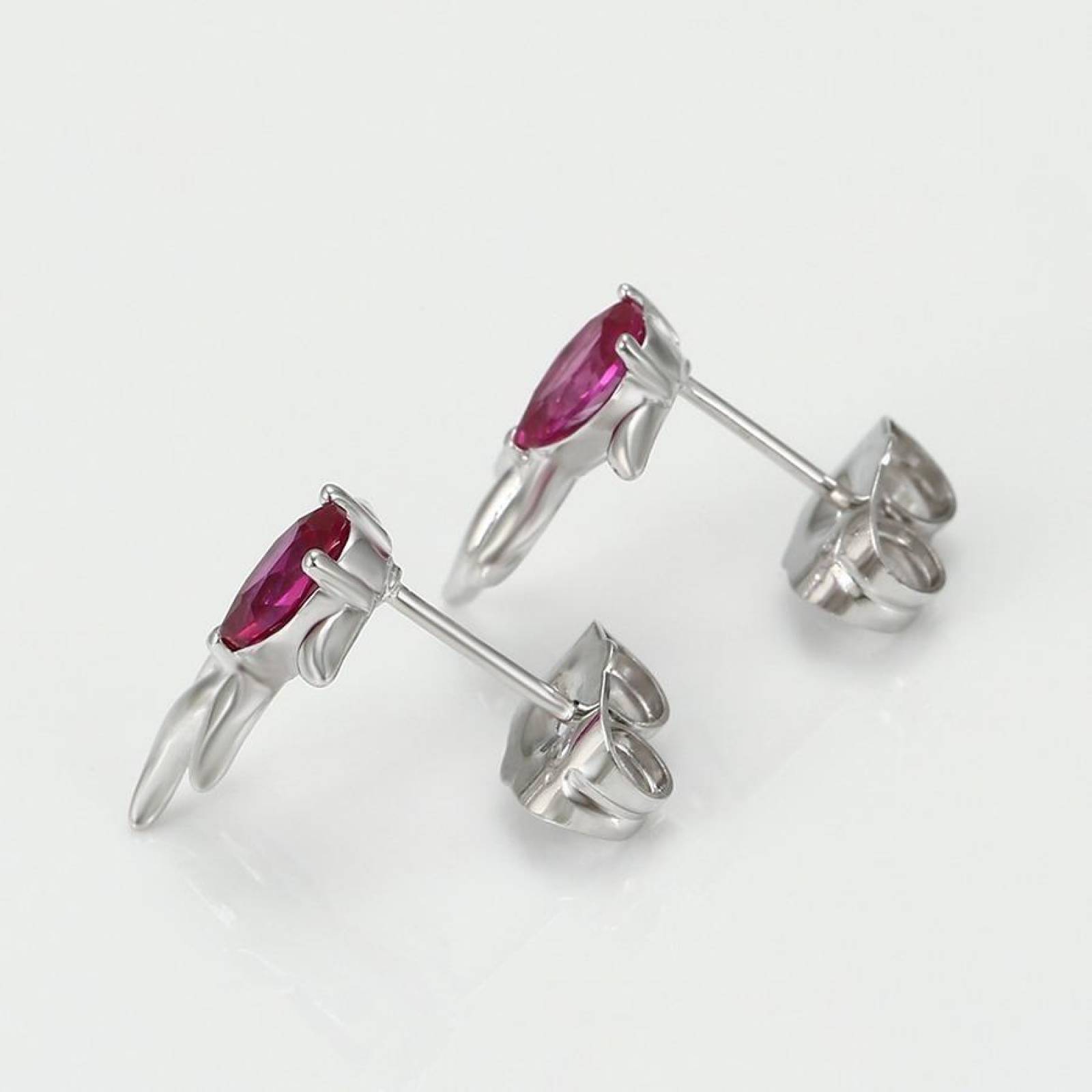 CRISTAL AMOR - Aretes Broquel Pez Zafiro Y Rubí Oro 14k Laminado Fiusha