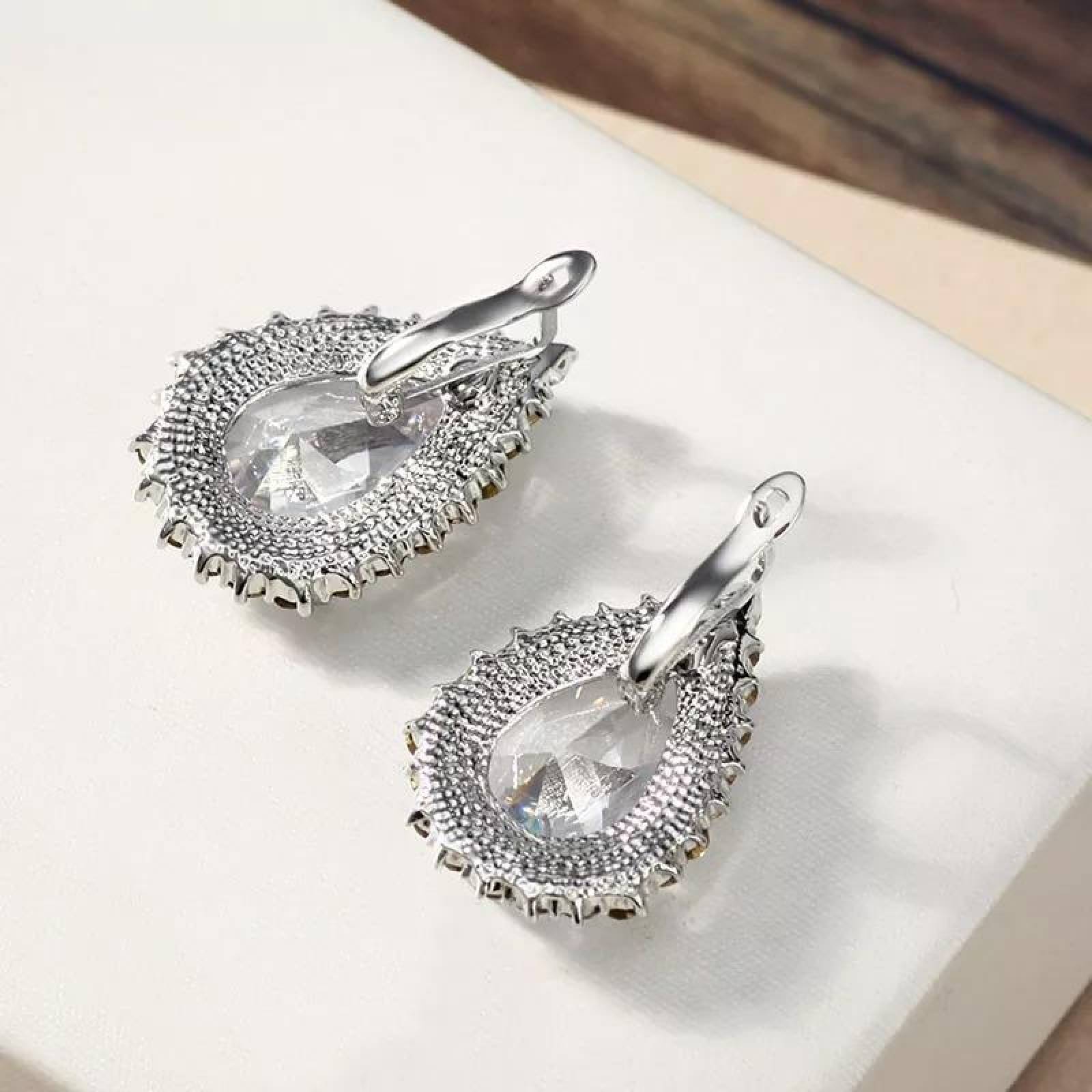 CRISTAL AMOR - Aretes Vintage Gota Cristales Elements Oro 14k Laminado Blanco