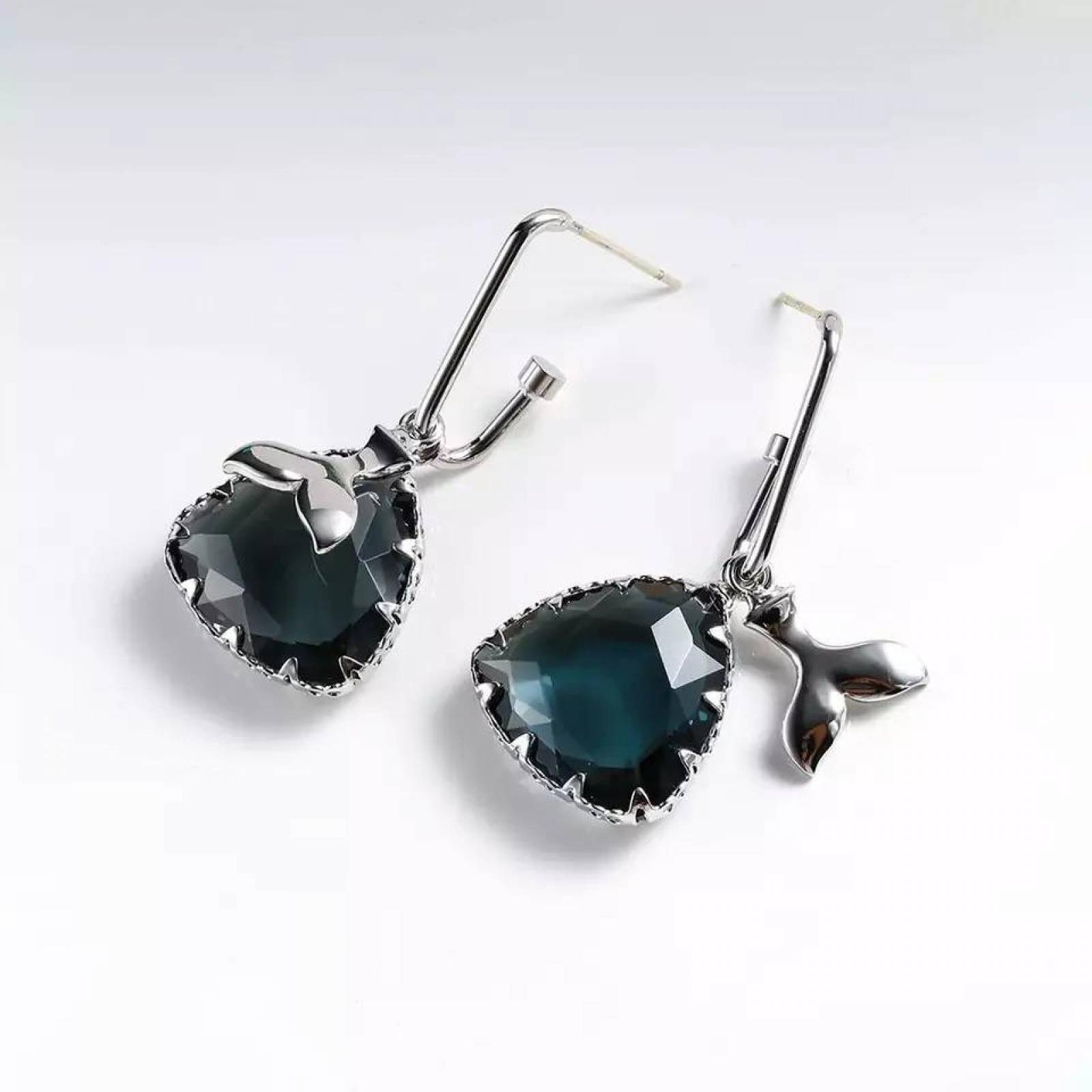 CRISTAL AMOR - Aretes Sirena Cristal Azul Humo Oro 14k Laminado Blanco
