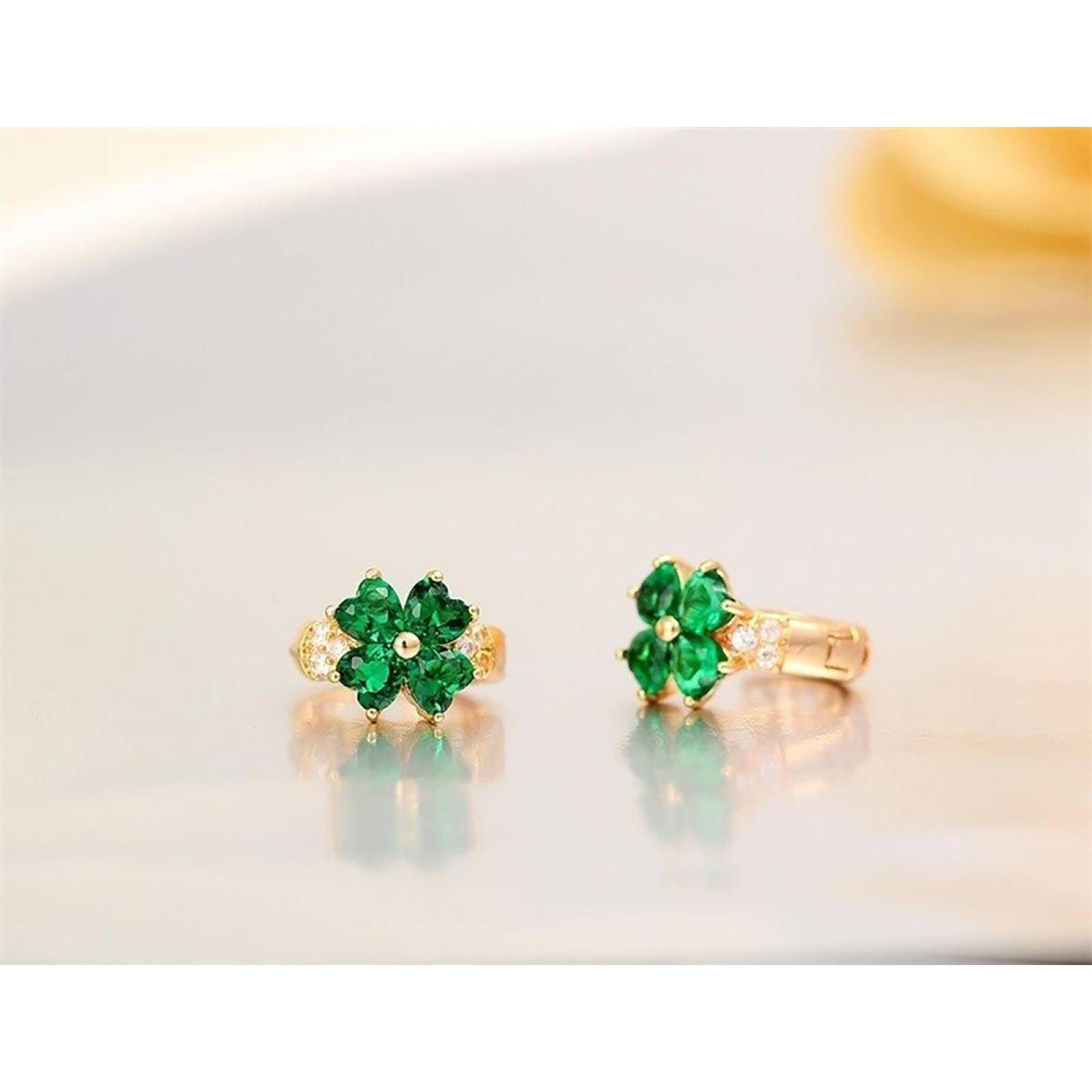 CRISTAL AMOR - Arracadas Huggies Flor Cristales Para Niña Oro Laminado Verde