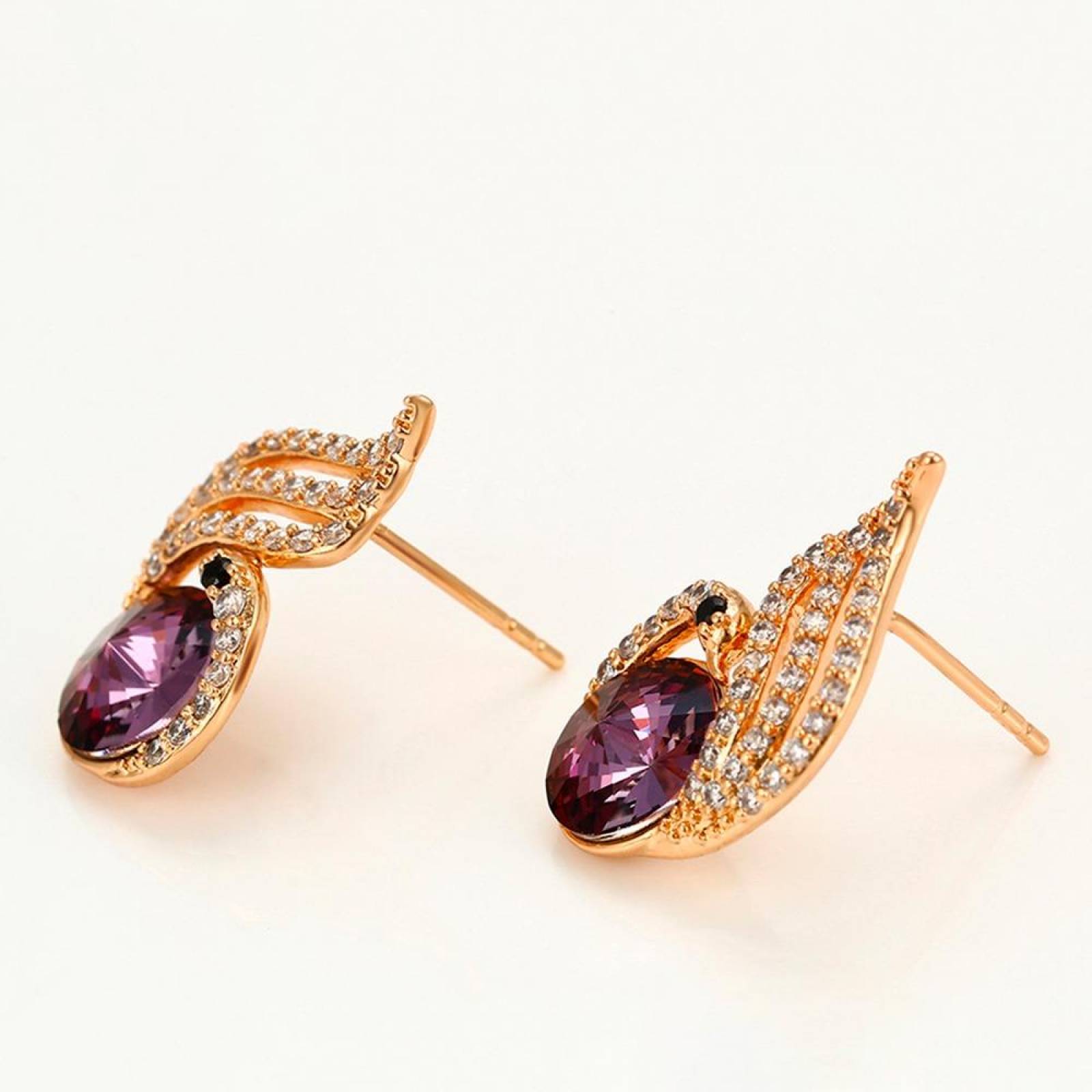 CRISTAL AMOR - Aretes Broquel Para Dama Cisne Cristal Oro 18k Laminado Amatista