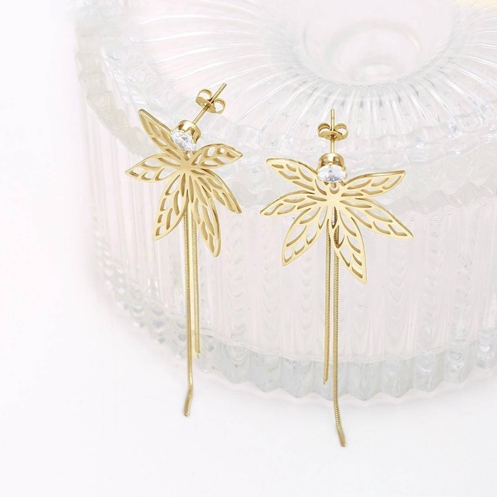 CRISTAL AMOR - Finos Aretes Largos Fiesta Hoja Con Cristal Oro 14k Laminado Dorado