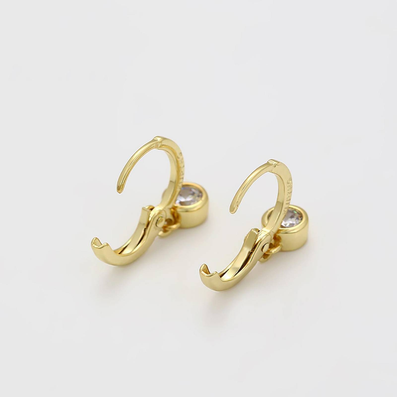 CRISTAL AMOR - Aretes Arracadas Cristal Colgante Para Dama Oro 14K Laminado .