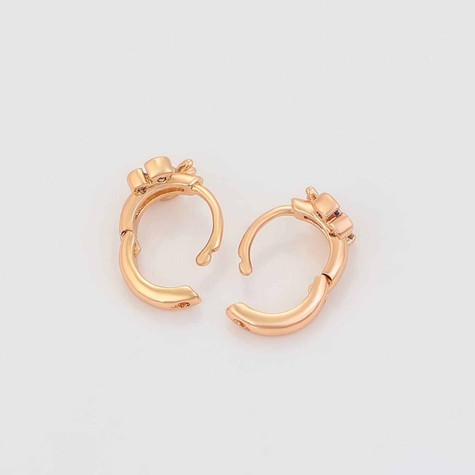 CRISTAL AMOR - Finas Arracadas Huggies Para Niña Mariposa Oro 14k Laminado 