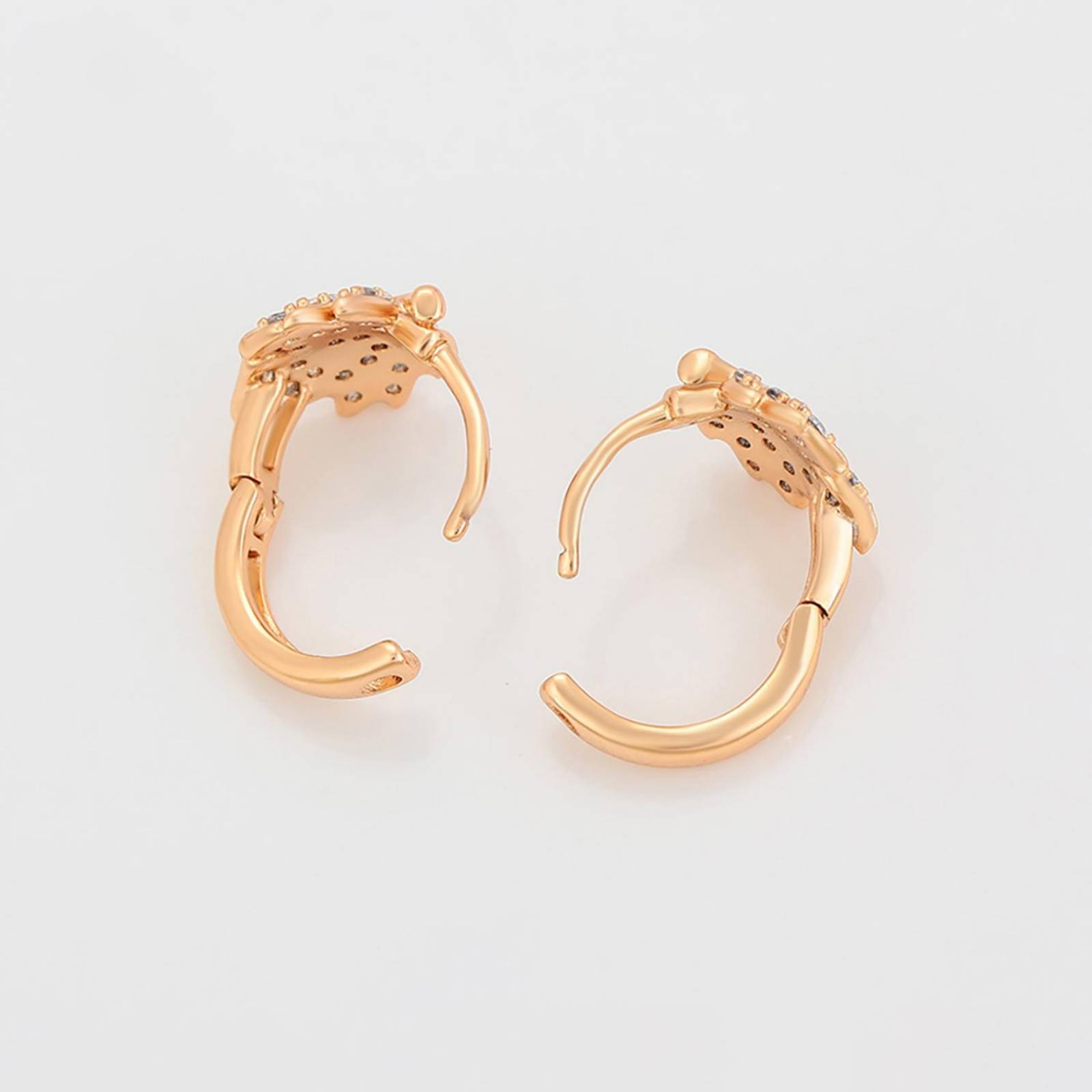 CRISTAL AMOR - Finos Aretes Arracadas Hoja Maple Cristales Oro 18K Laminado Dorado