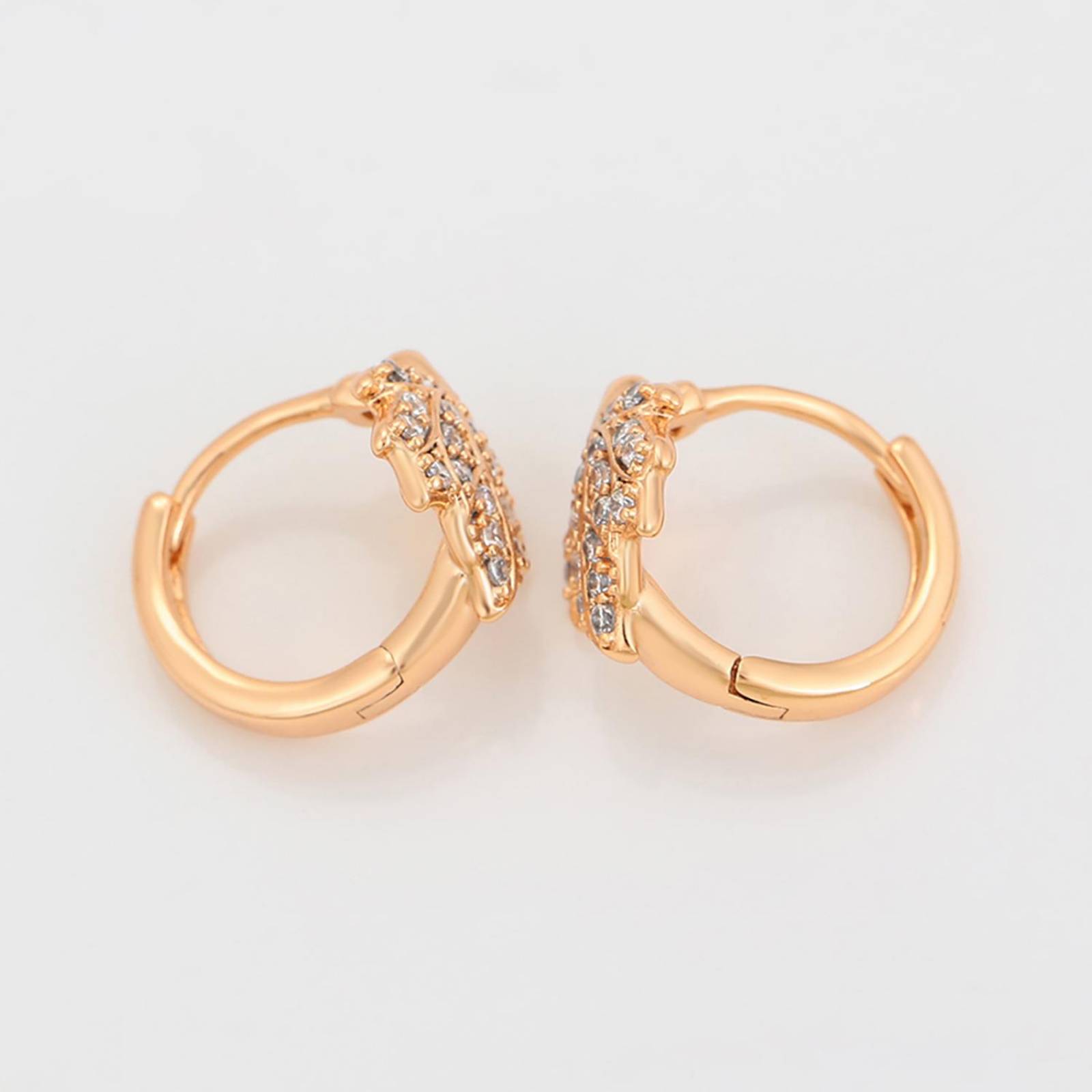 CRISTAL AMOR - Finos Aretes Arracadas Hoja Maple Cristales Oro 18K Laminado Dorado