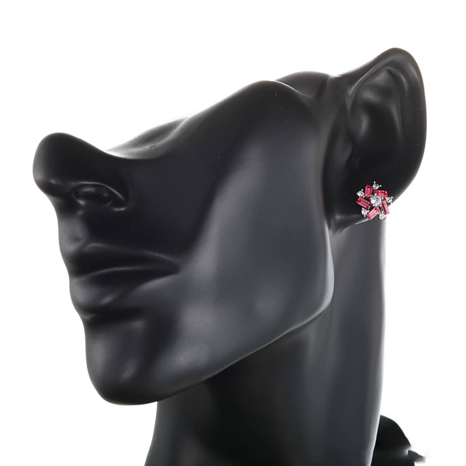 CRISTAL AMOR - Aretes Broquel Flor Dama Cristales y Rubí Oro Blanco 14K Laminado Rojo