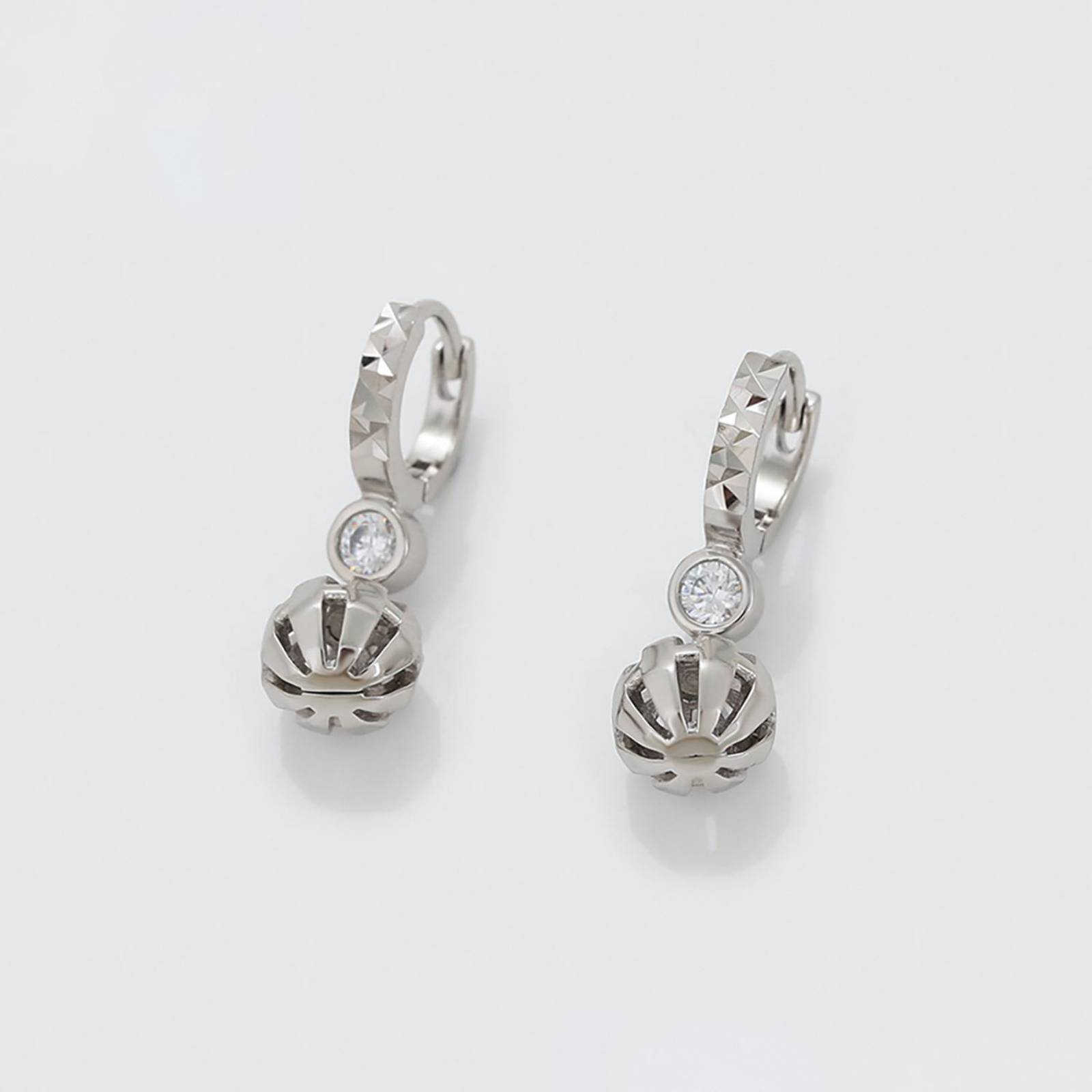 CRISTAL AMOR - Aretes Arracadas Dama Bolita Colgante Con Cristal Austriaco Oro 14K Laminado Blanco