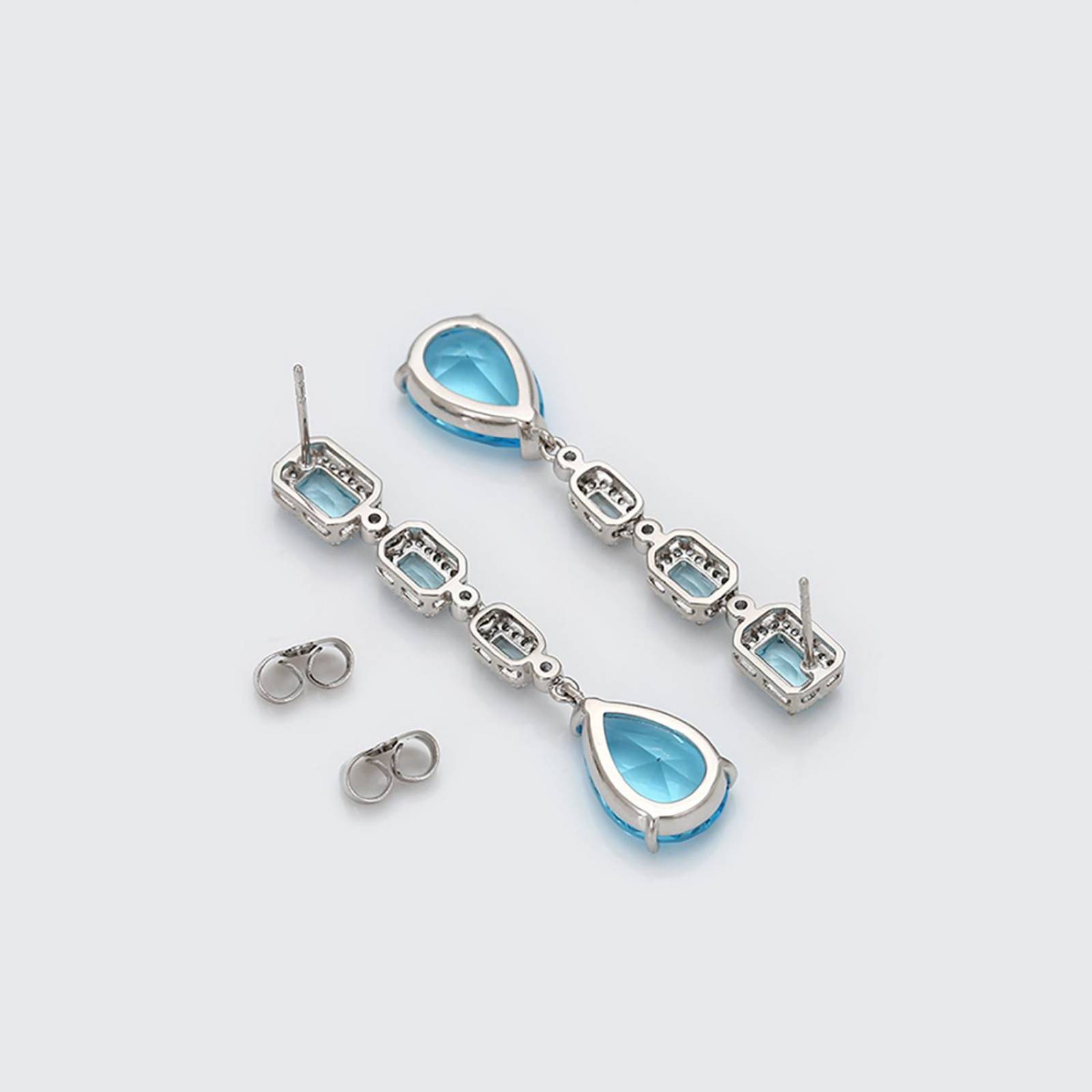 CRISTAL AMOR - Aretes Largos Con Cristales y Aquamarina Oro Blanco 14K Laminado .