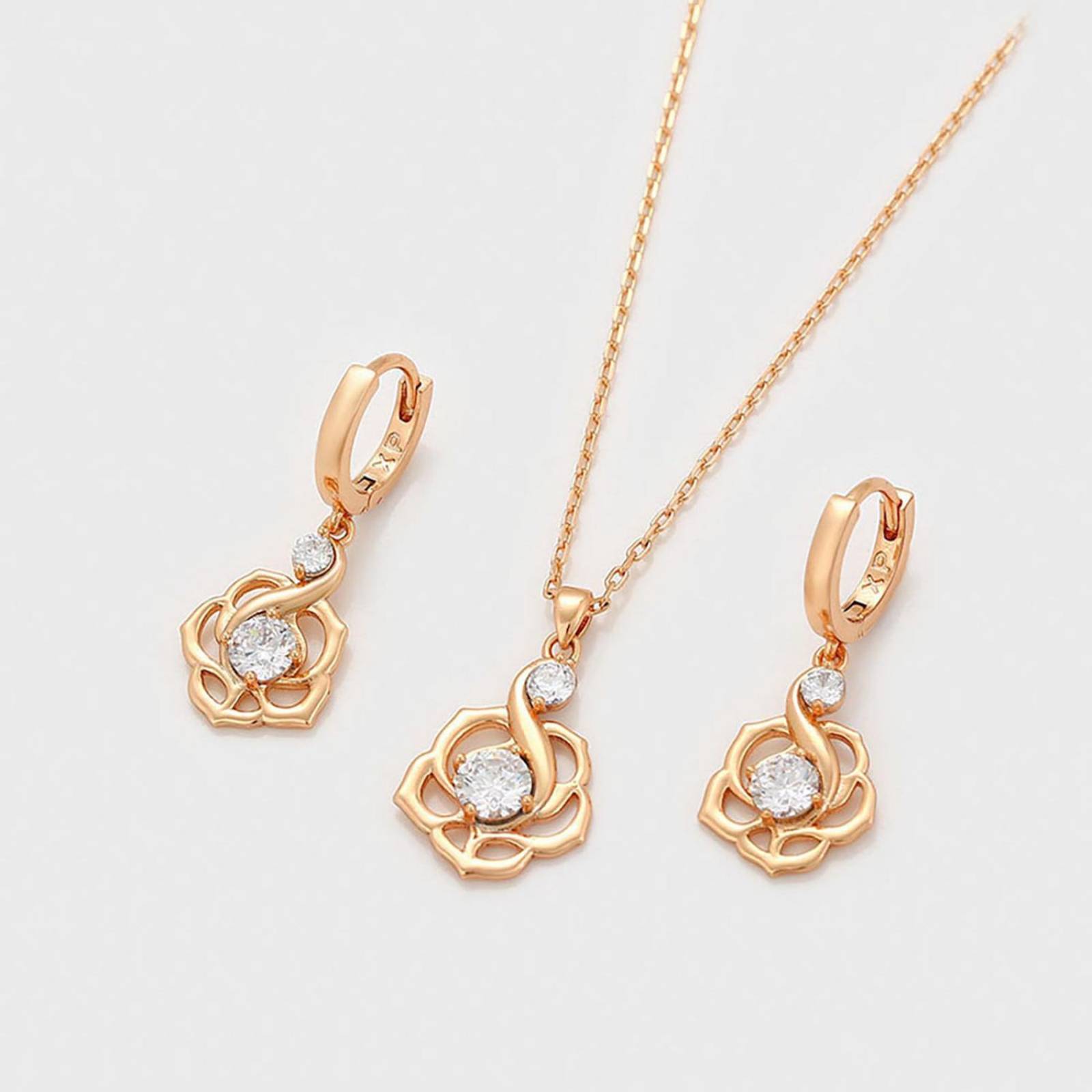CRISTAL AMOR - Collar y Aretes Para Dama Flor Roseta Cristal Austriaco Oro 18K Laminado Dorado