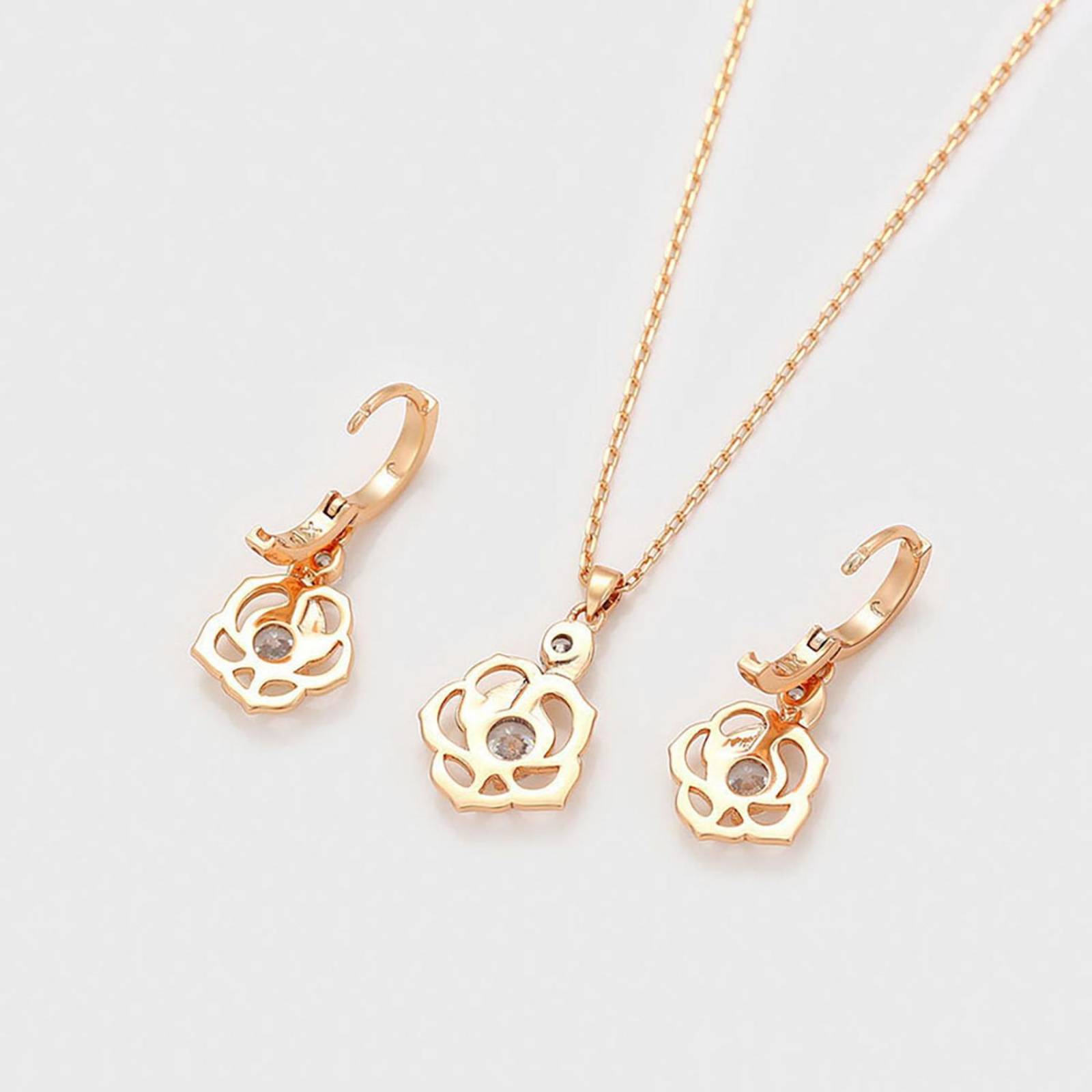 CRISTAL AMOR - Collar y Aretes Para Dama Flor Roseta Cristal Austriaco Oro 18K Laminado Dorado
