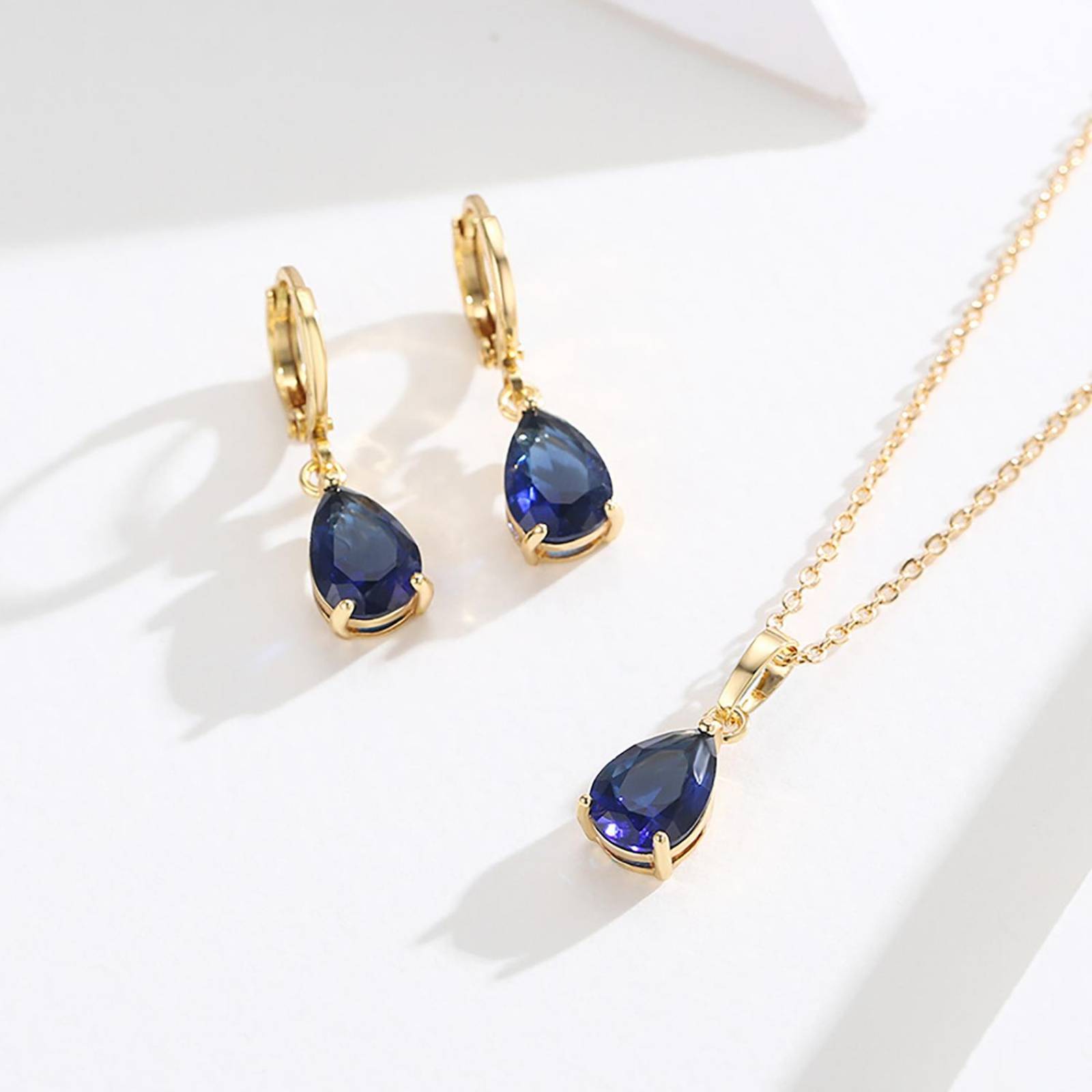 CRISTAL AMOR - Collar Y Aretes Gota Con Zafiro Cristal Oro 14k Laminado Dorado