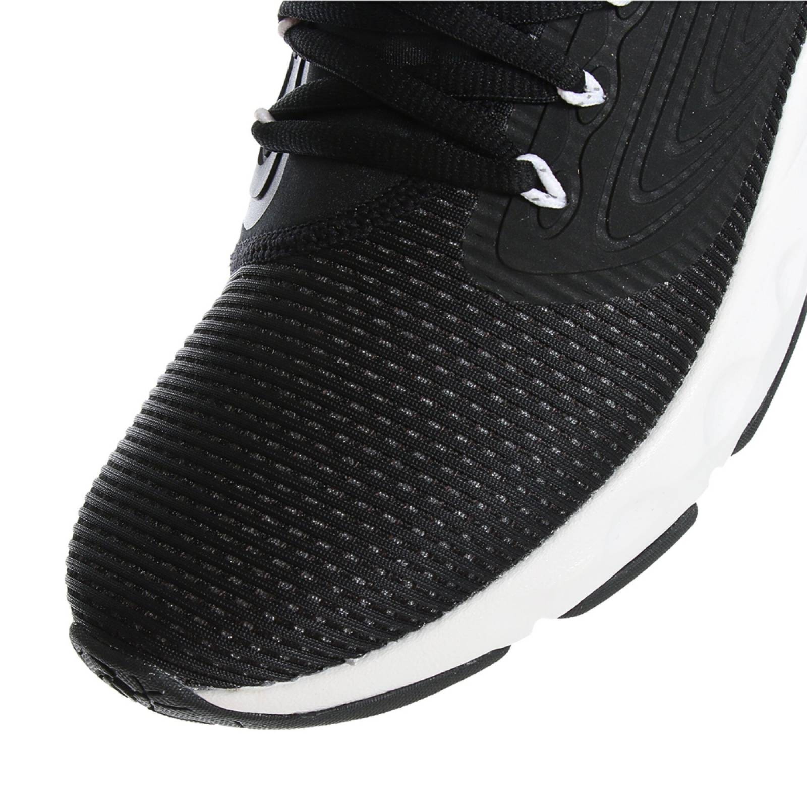 Tenis Under Armour De Mujer Charged Vantage 2 3024884 001 Negro Blanco.