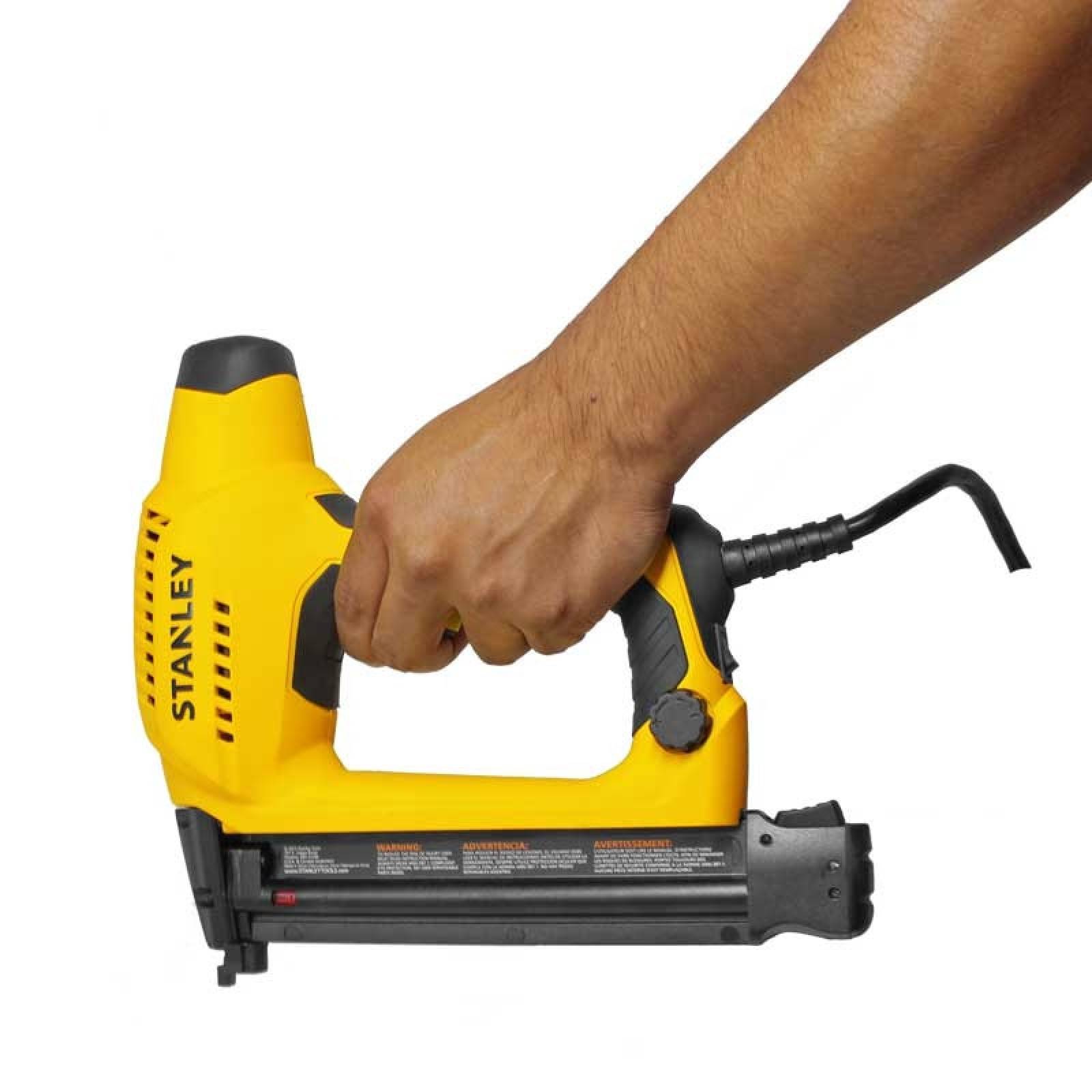 Clavadora eléctrica TRE650Z Stanley