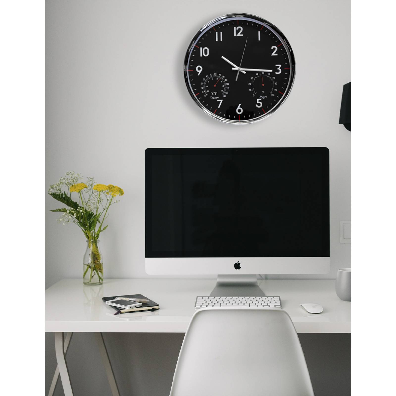 Reloj de Pared Plata con Fondo negro con minutero moderno